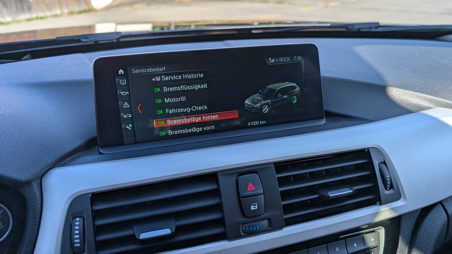 BMW 320d xDrive-image-11