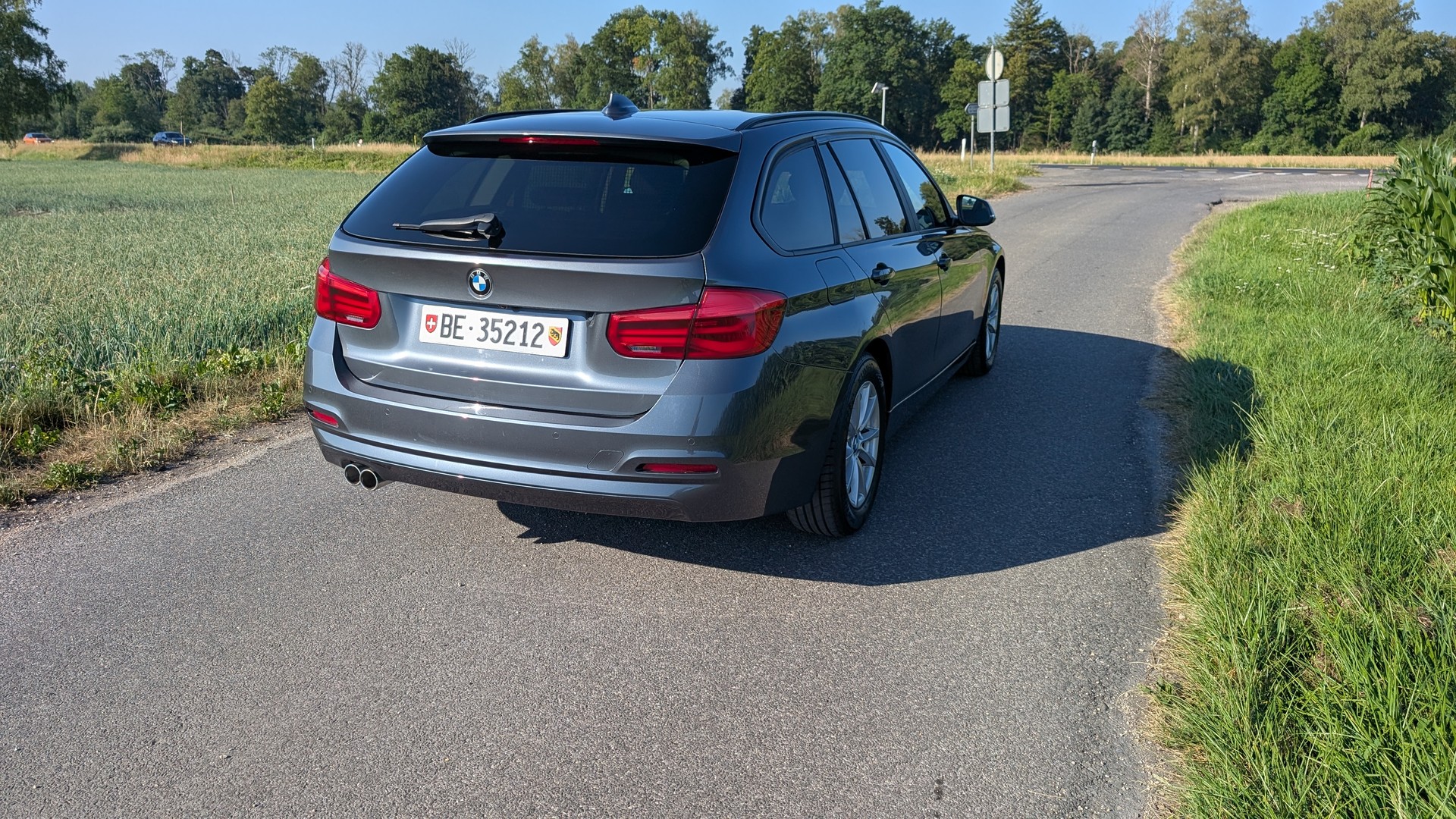 BMW 320d xDrive-image-2