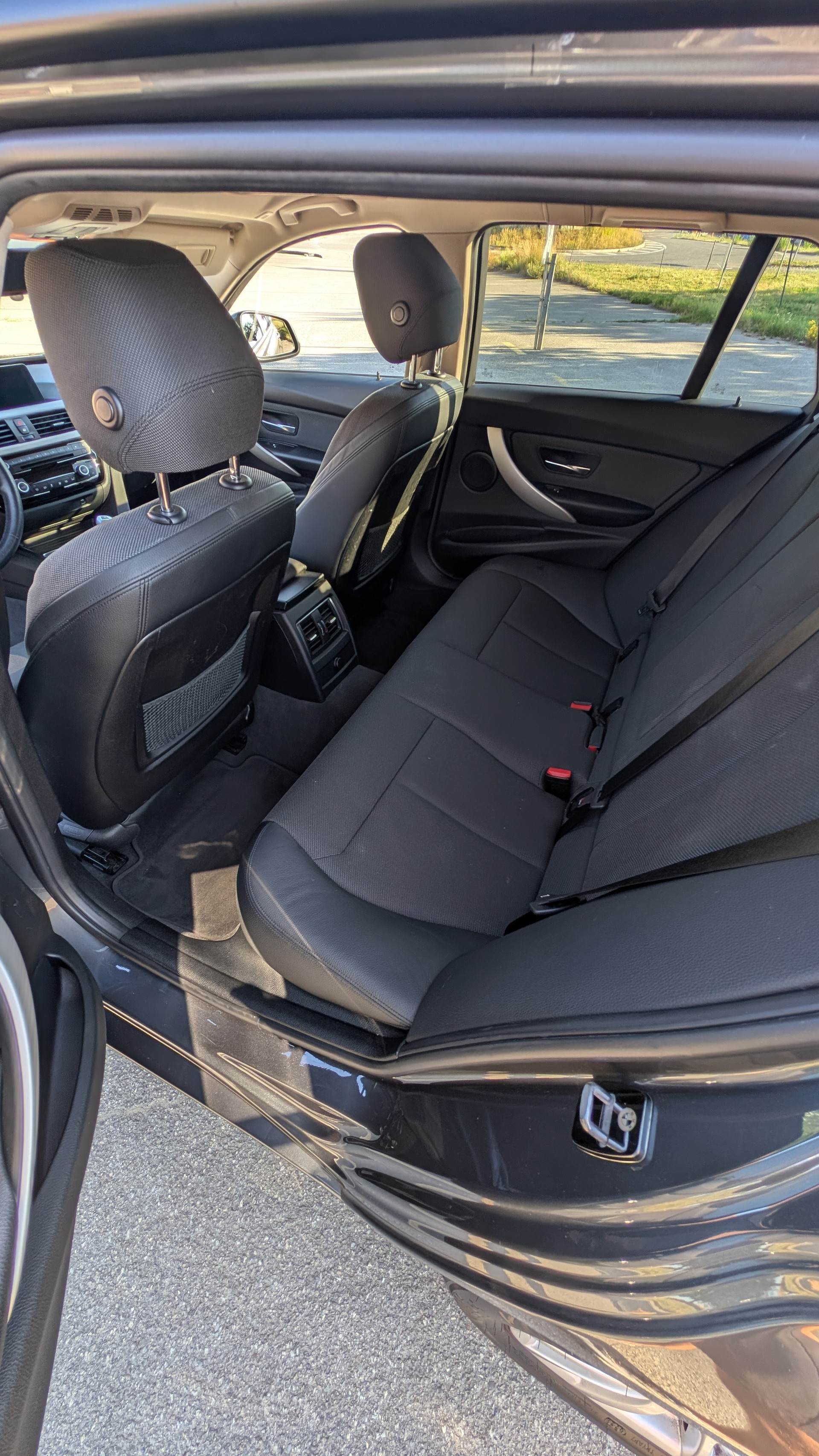 BMW 320d xDrive-image-5