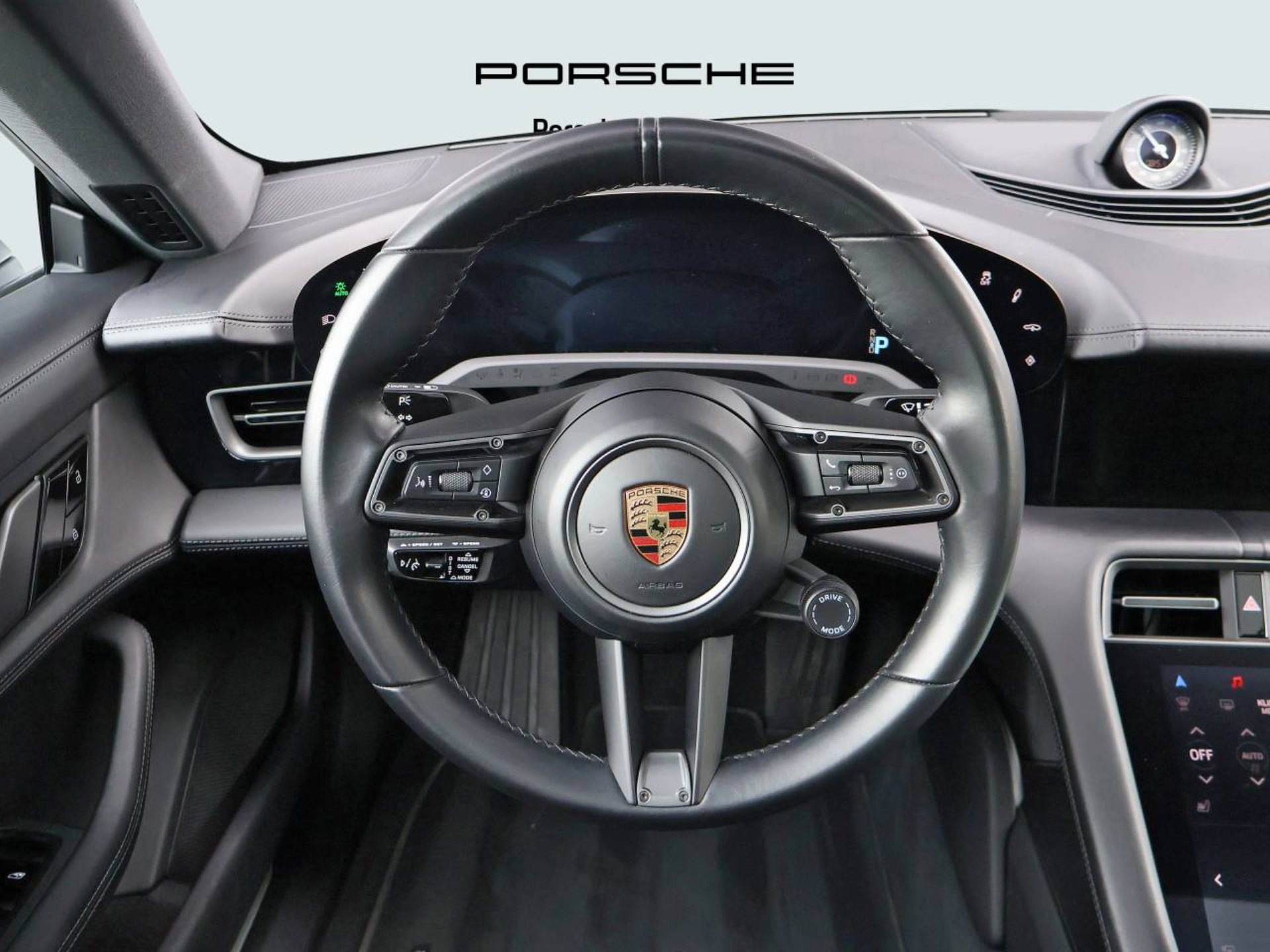 PORSCHE Taycan 4S-image-11