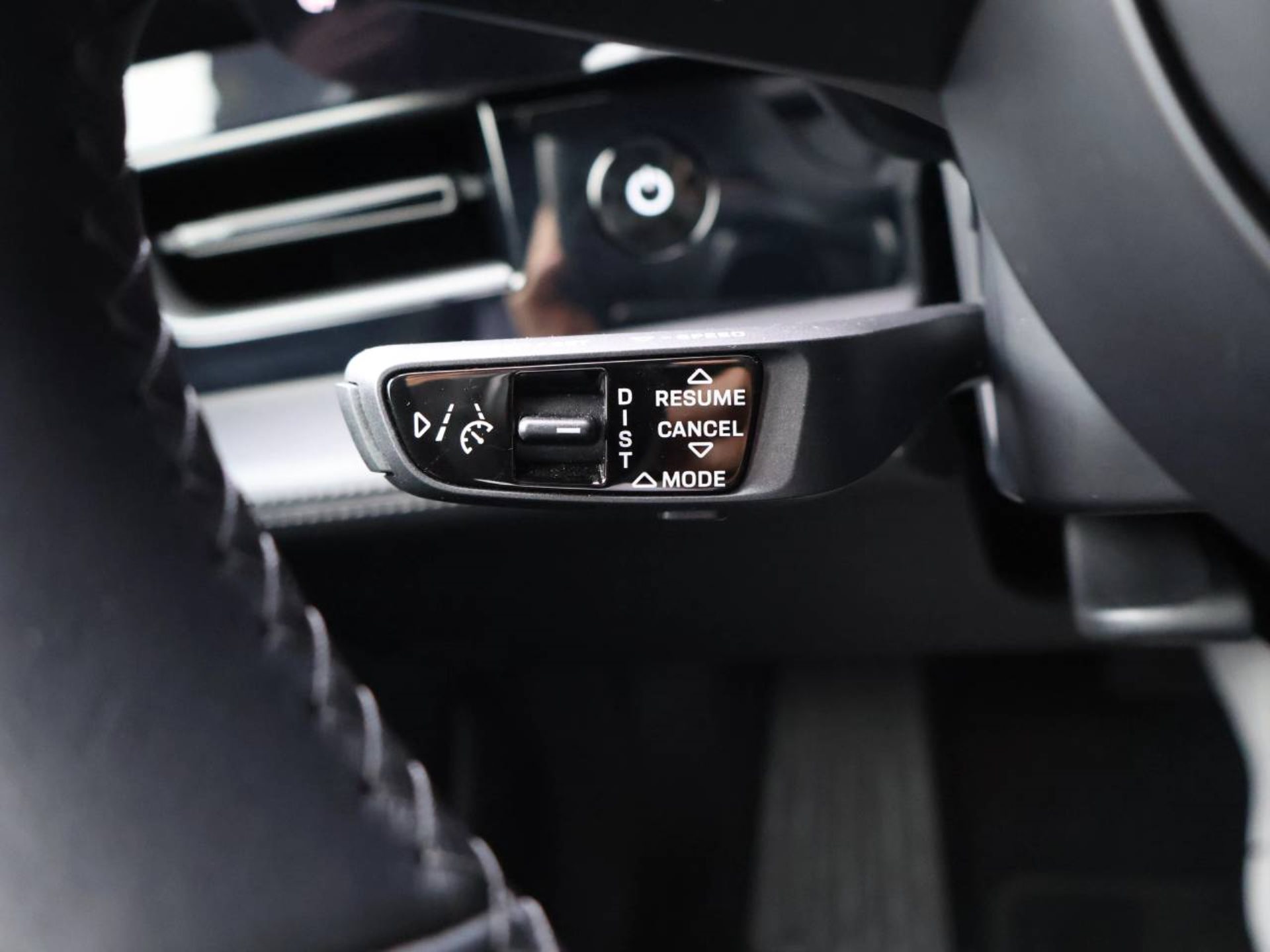 PORSCHE Taycan 4S-image-24