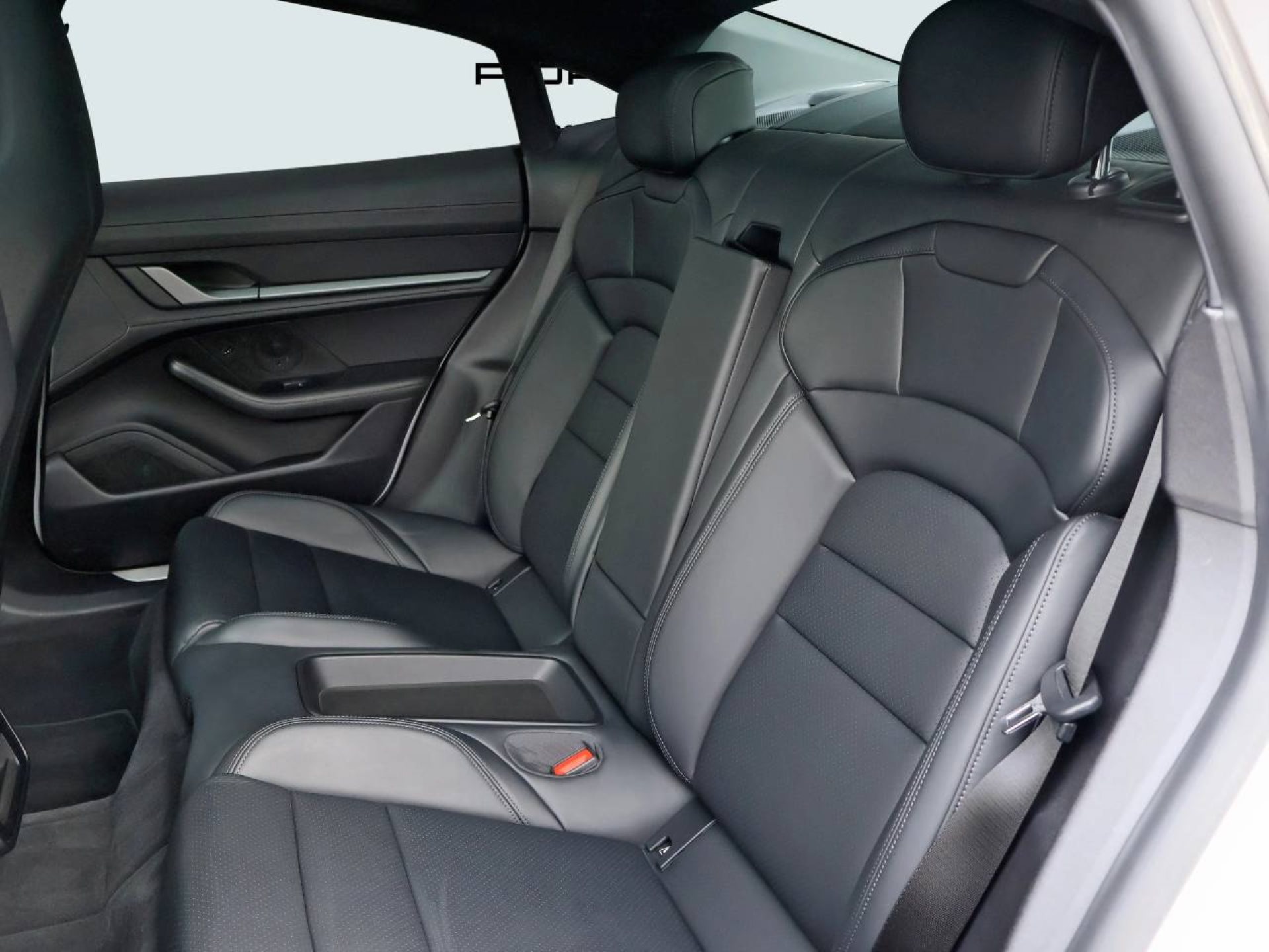PORSCHE Taycan 4S-image-13