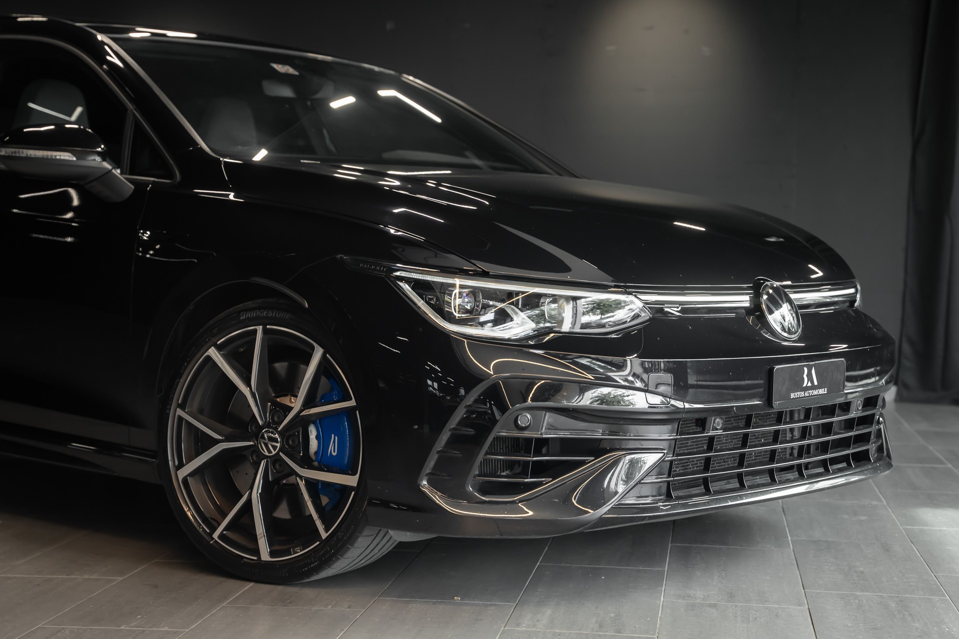 VW Golf 2.0 TSI R DSG 4Motion / Schiebedach / Harman Kardon / Akrapovic-image-1
