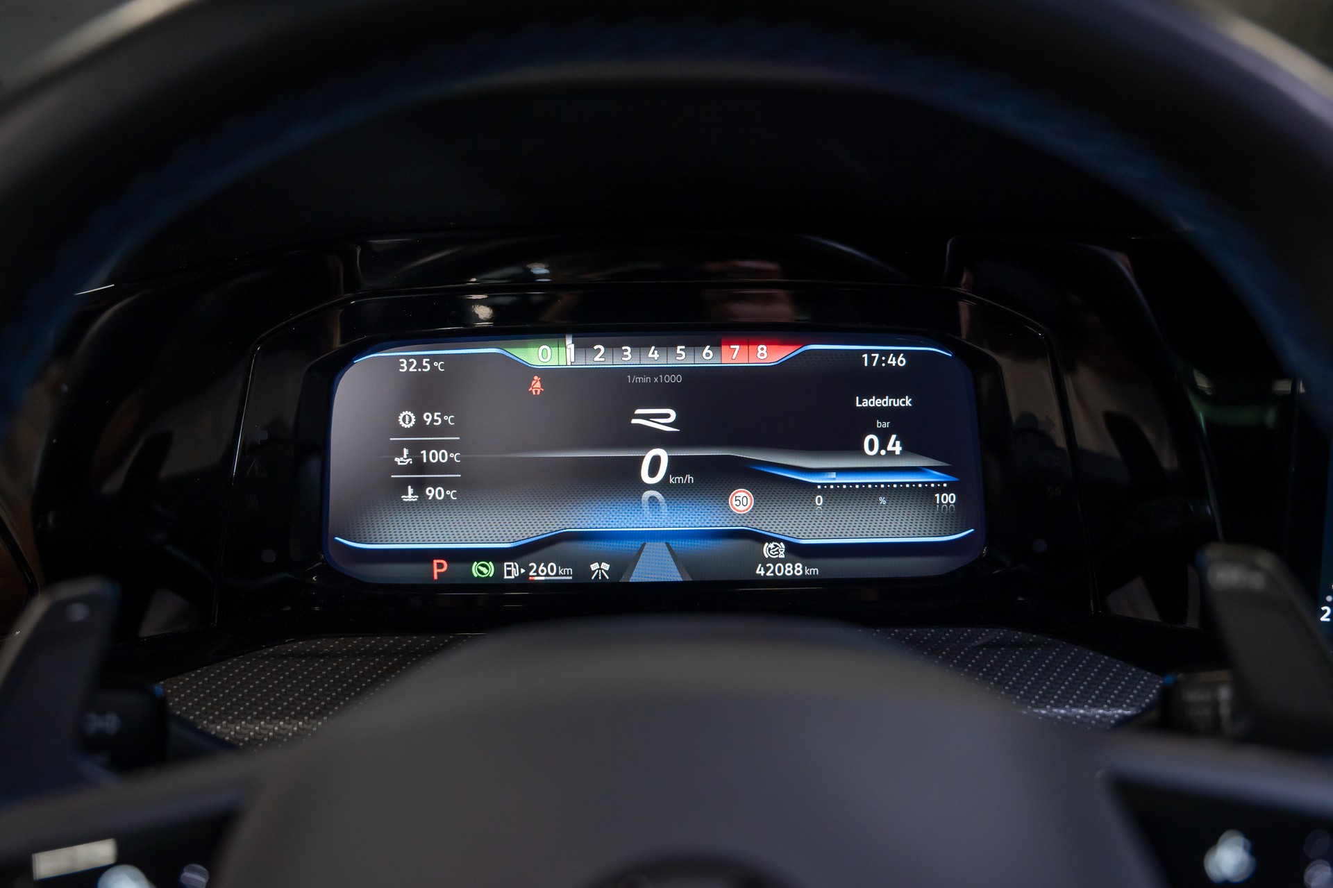 VW Golf 2.0 TSI R DSG 4Motion / Schiebedach / Harman Kardon / Akrapovic-image-14