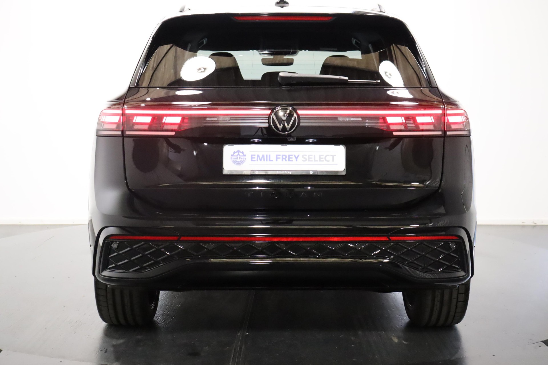 VW Tiguan 2.0 TSI R-Line DSG 4motion-image-7