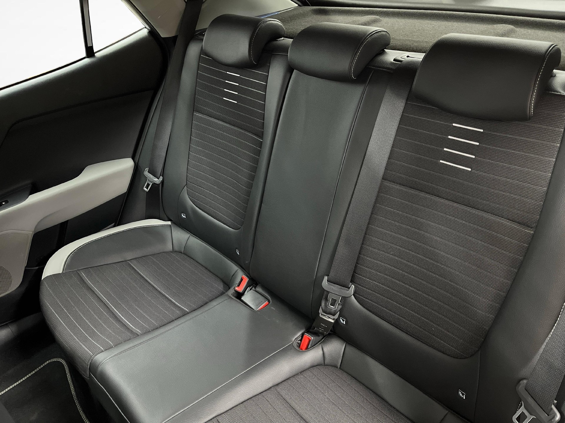 KIA Stonic 1.0 T-GDi Edition 30-image-10