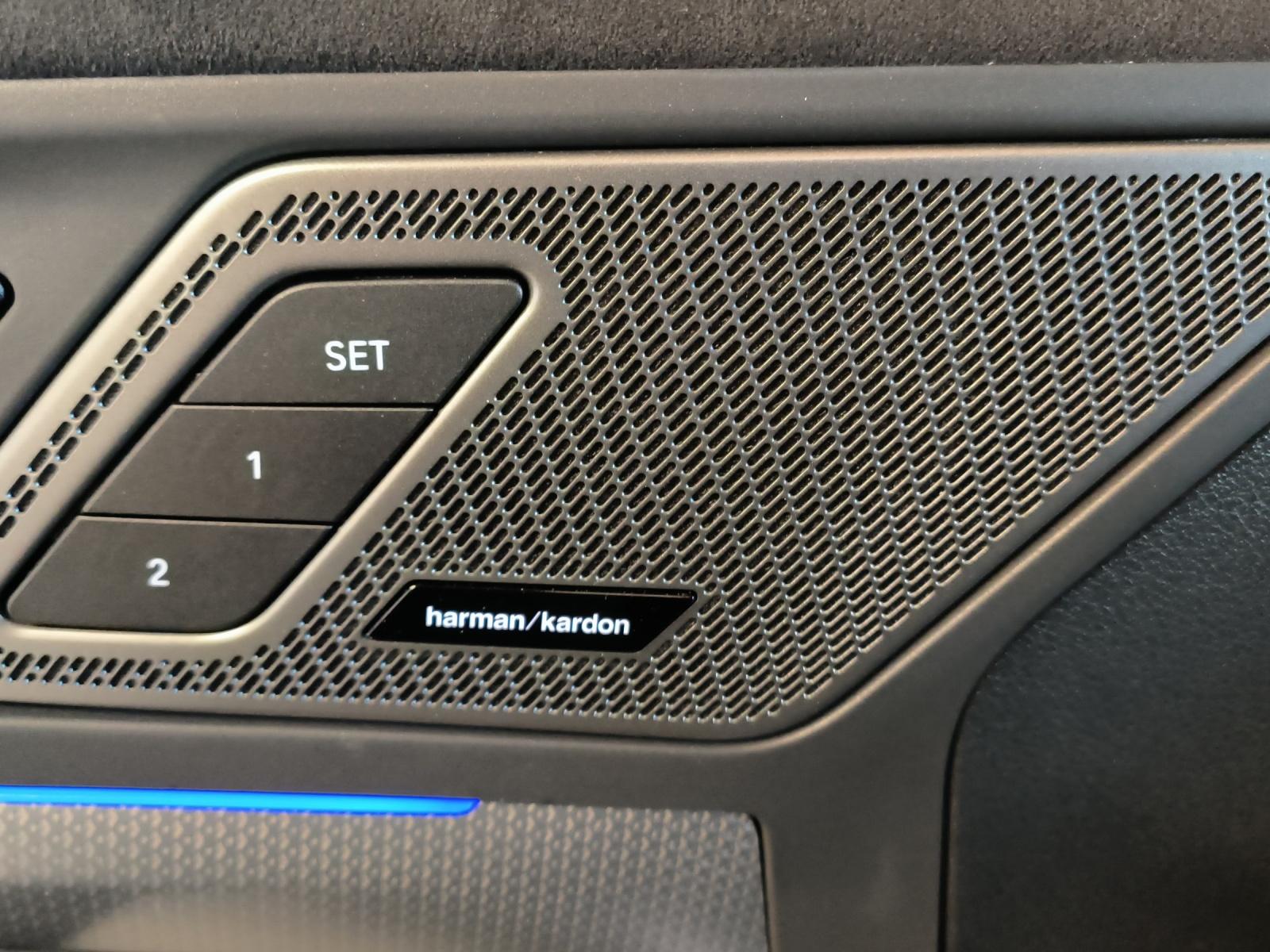 BMW X1 30e xDrive paddles-image-23
