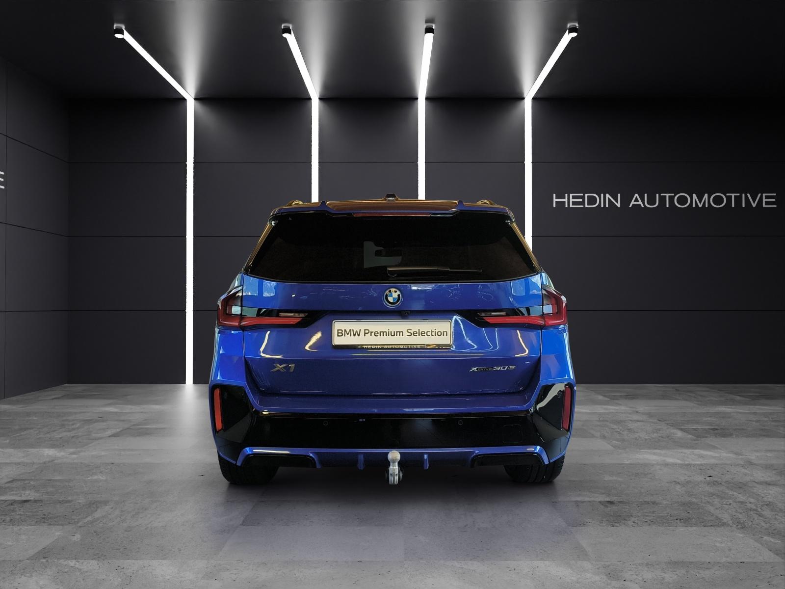 BMW X1 30e xDrive paddles-showroom-element-3
