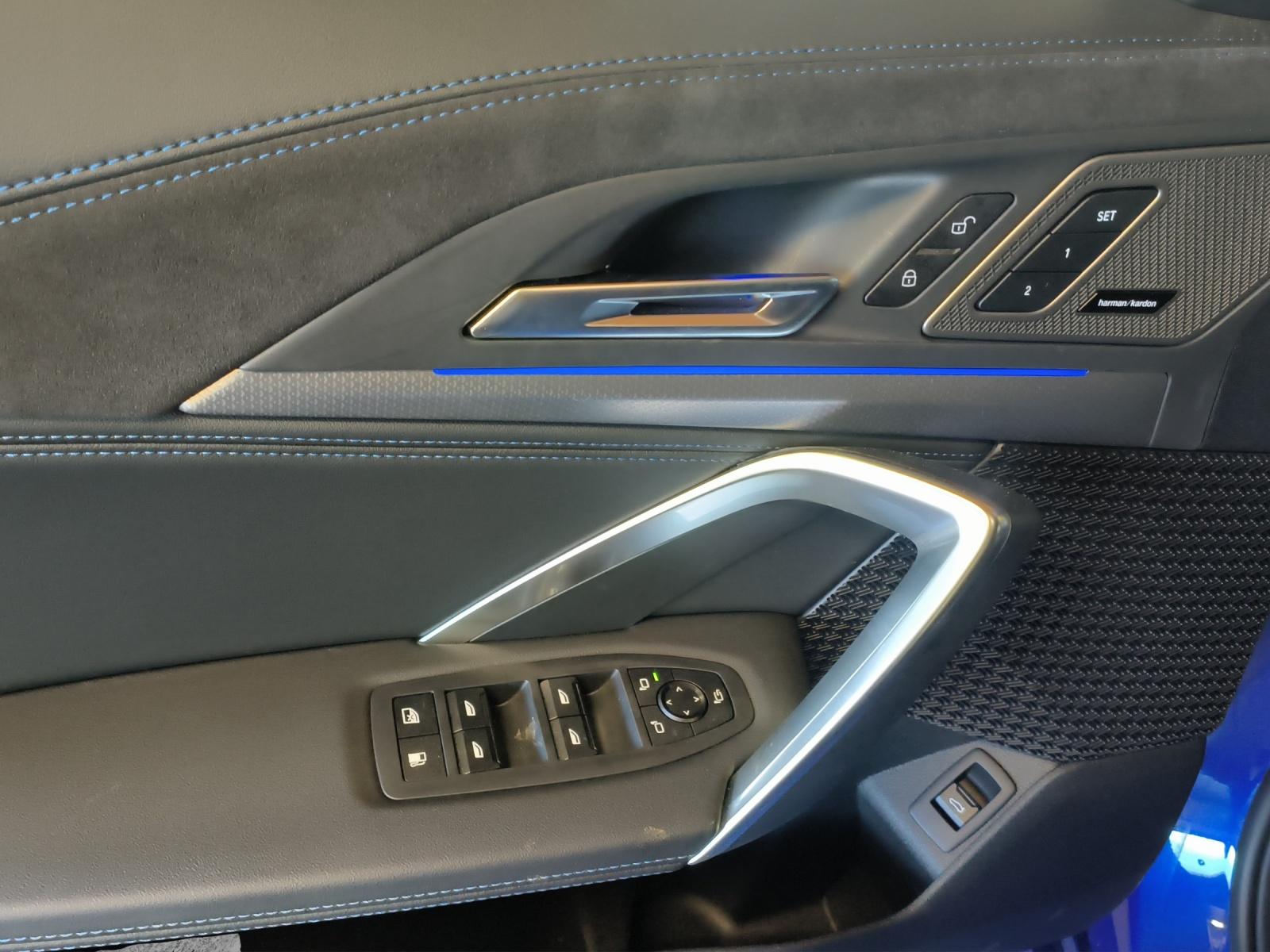 BMW X1 30e xDrive paddles-image-10