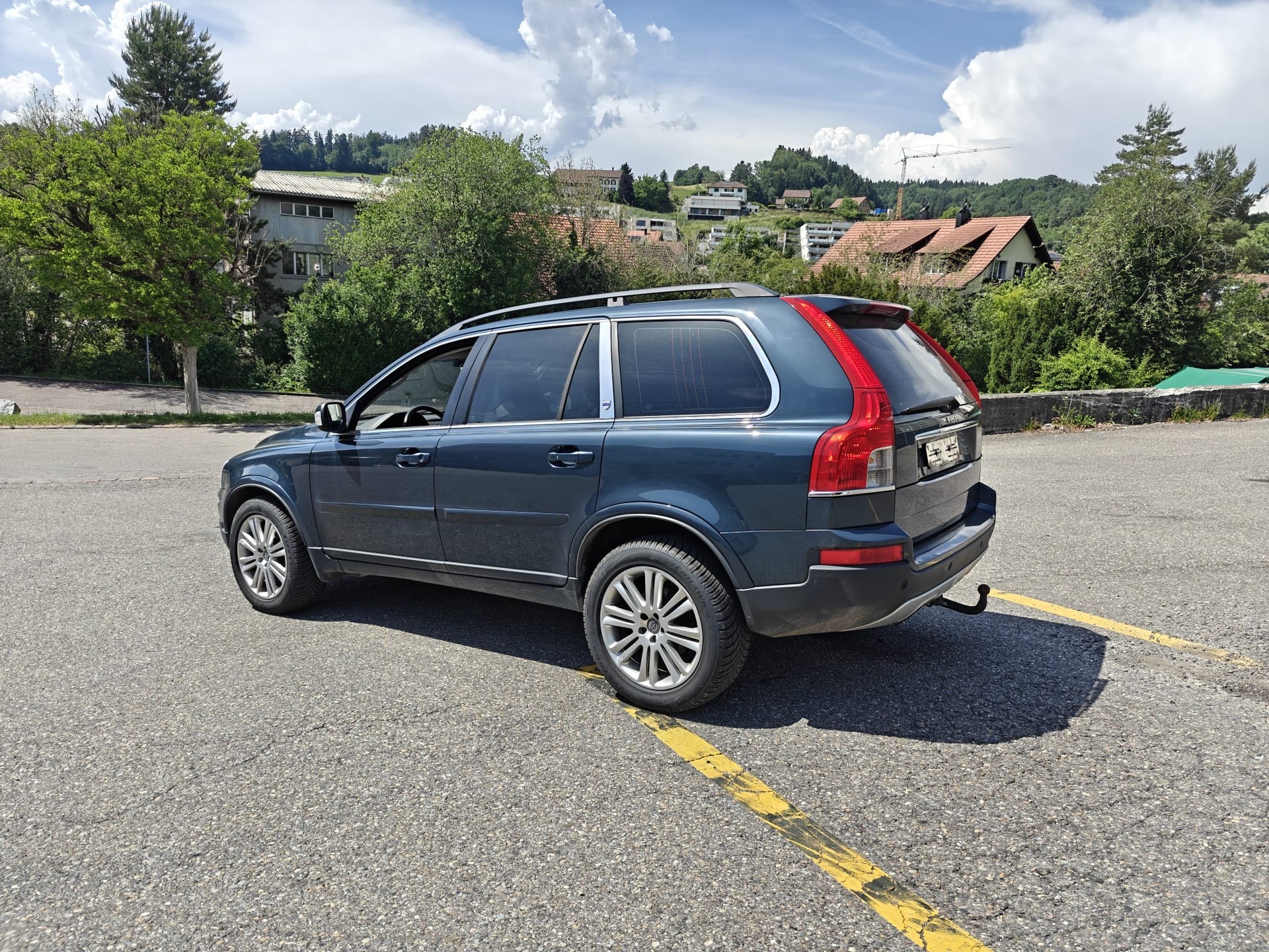 VOLVO XC90 D5 AWD Momentum-image-2