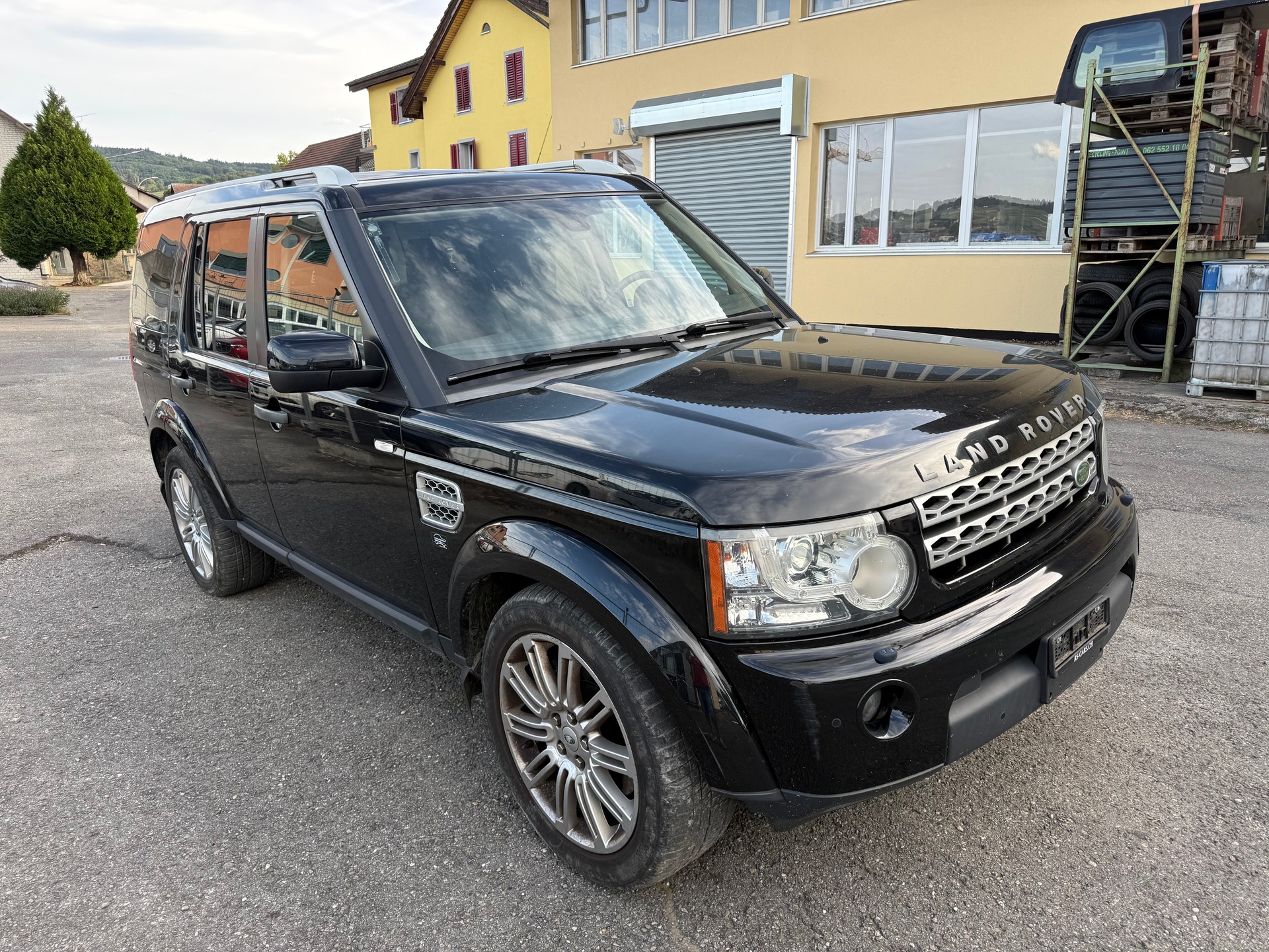 LAND ROVER Discovery 3.0 TDV6 HSE Automatic-image-1