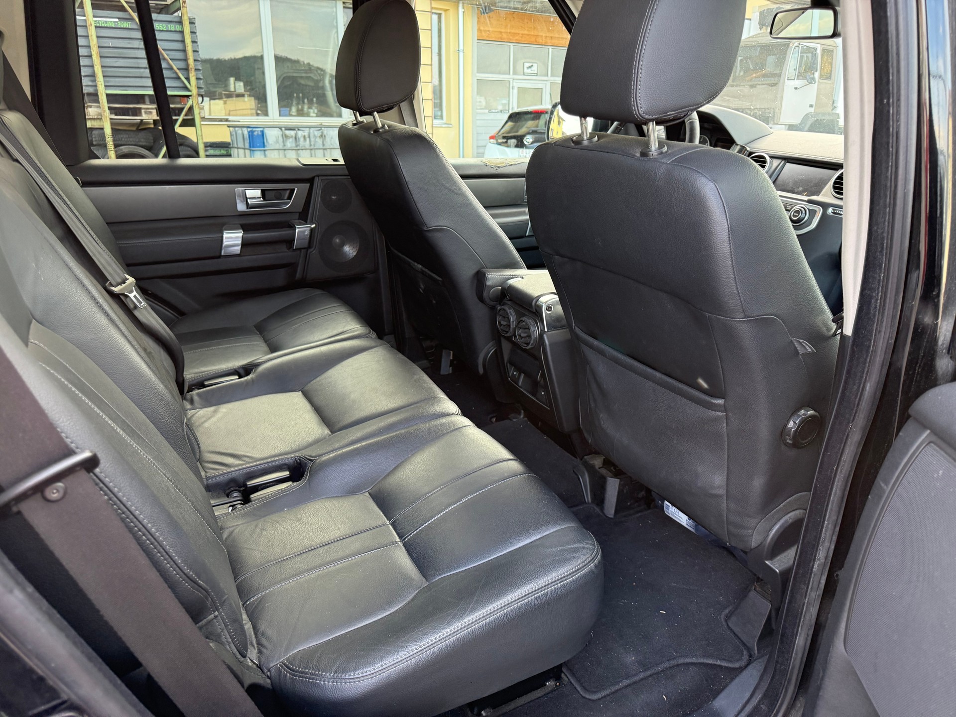 LAND ROVER Discovery 3.0 TDV6 HSE Automatic-image-7