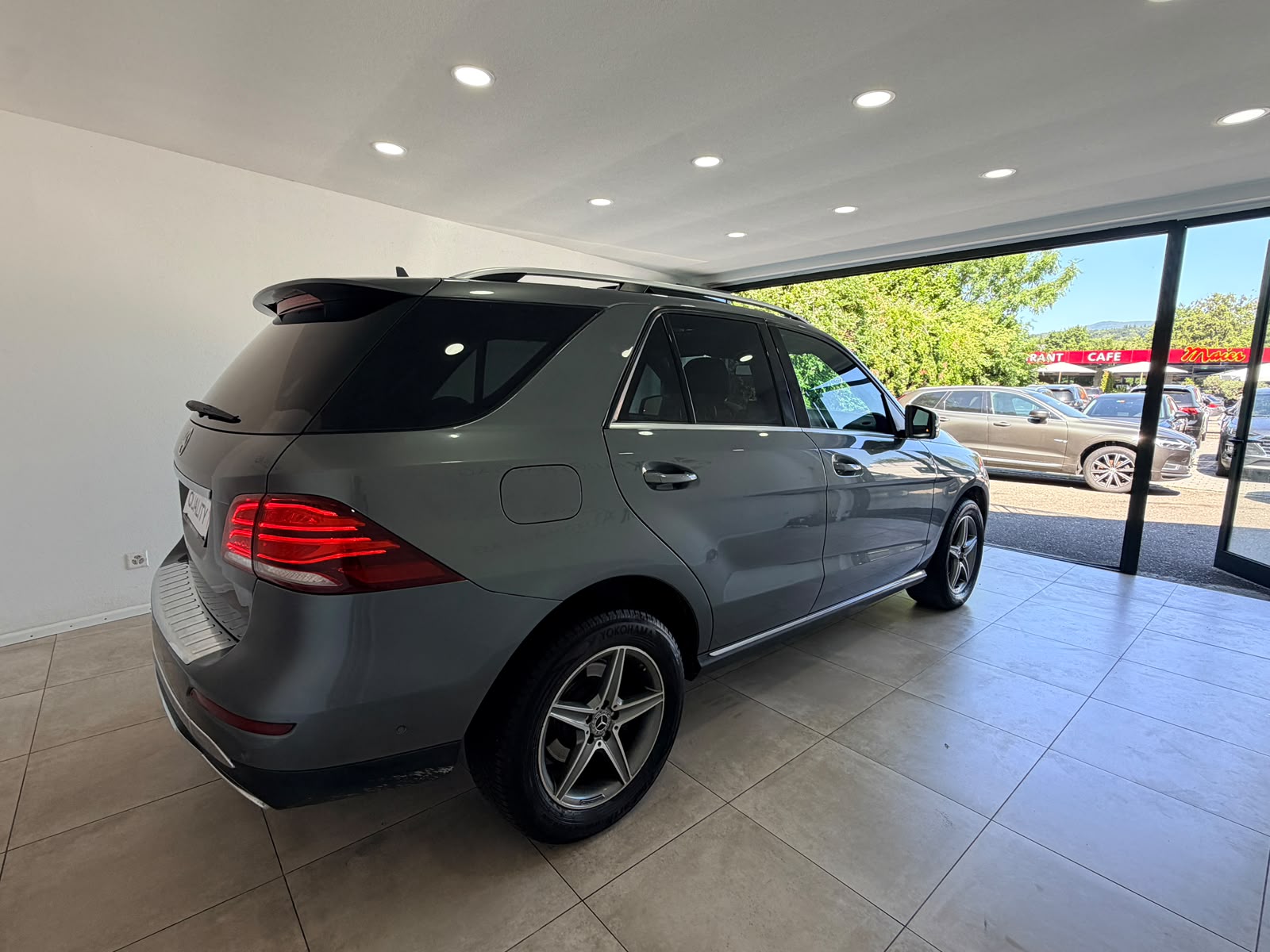 MERCEDES-BENZ GLE 250 d 4Matic 9G-Tronic-image-7