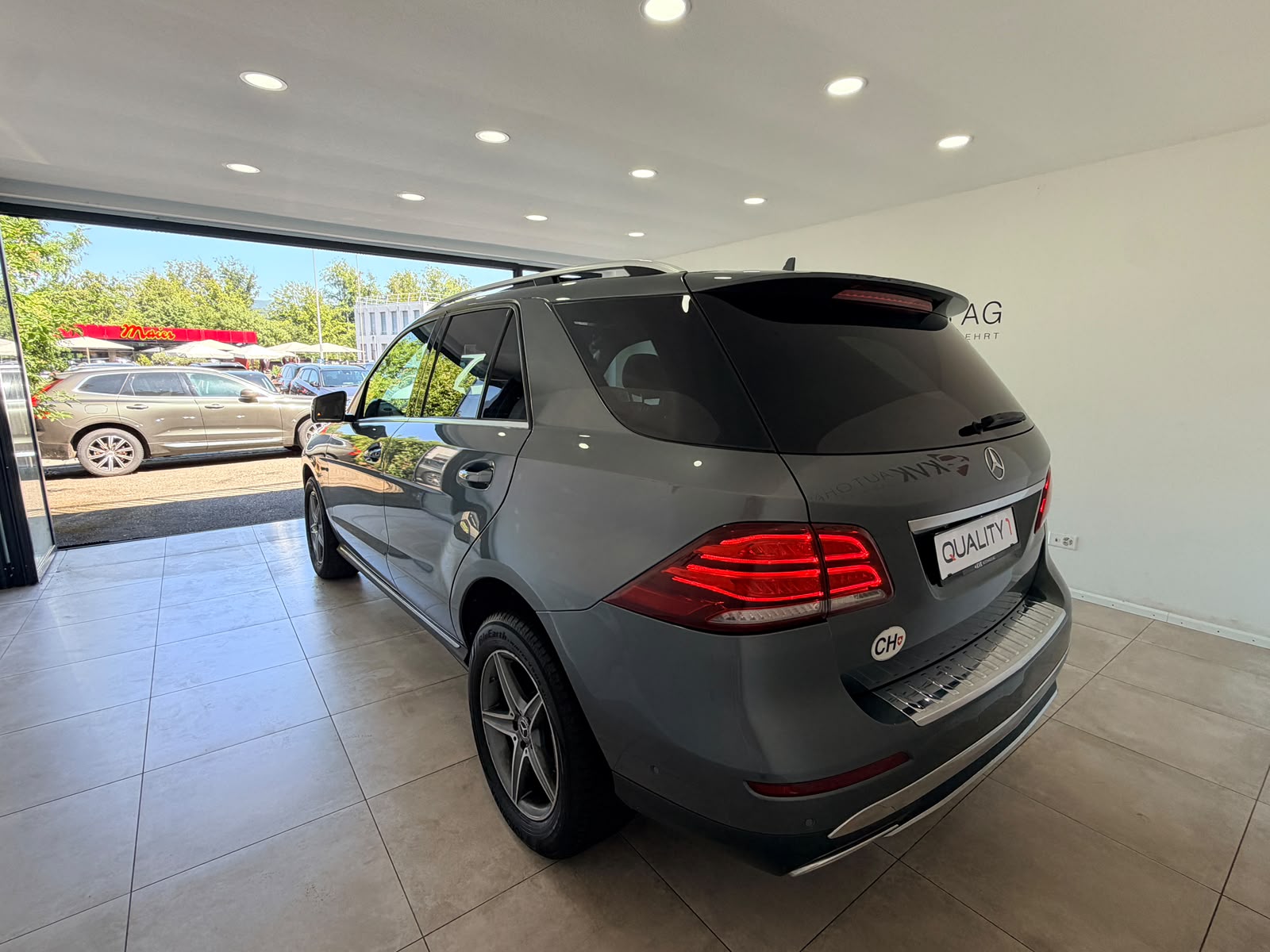 MERCEDES-BENZ GLE 250 d 4Matic 9G-Tronic-image-8
