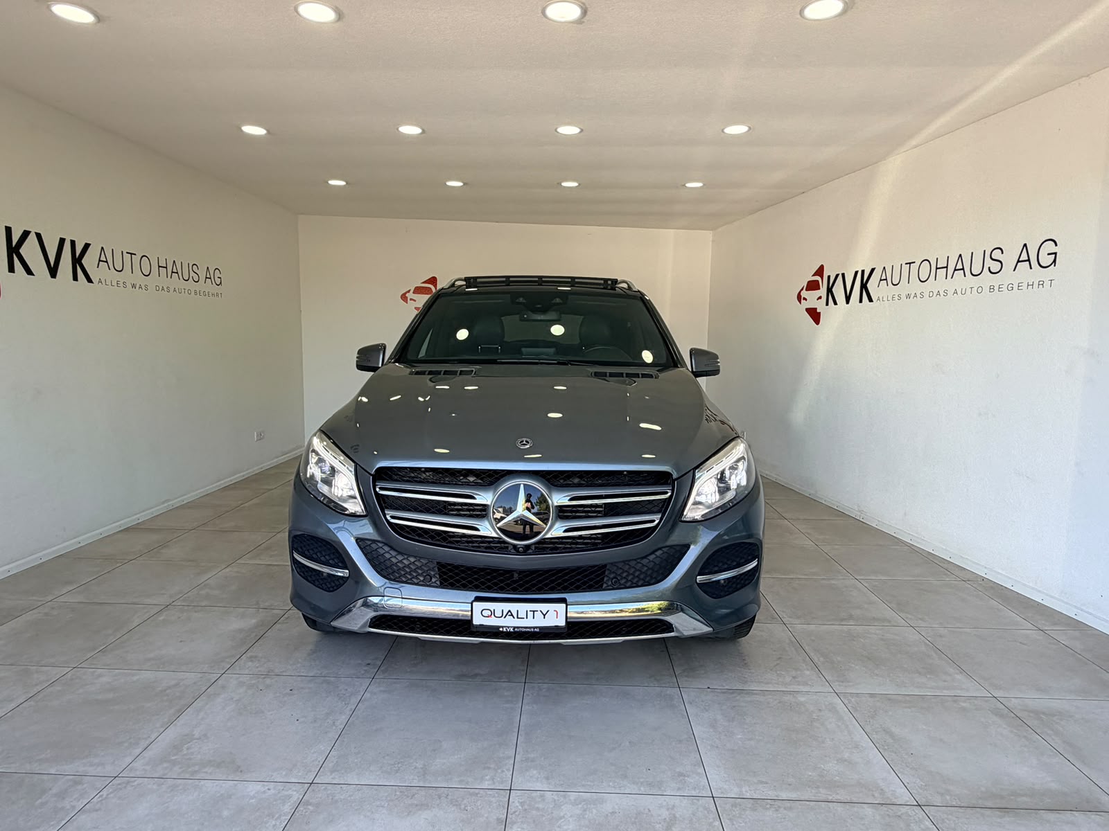 MERCEDES-BENZ GLE 250 d 4Matic 9G-Tronic-showroom-element-3