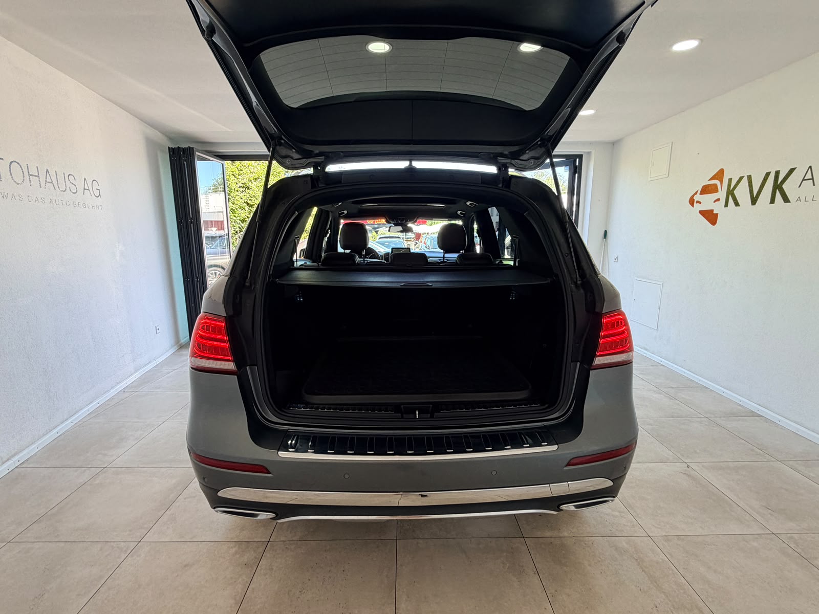MERCEDES-BENZ GLE 250 d 4Matic 9G-Tronic-image-10