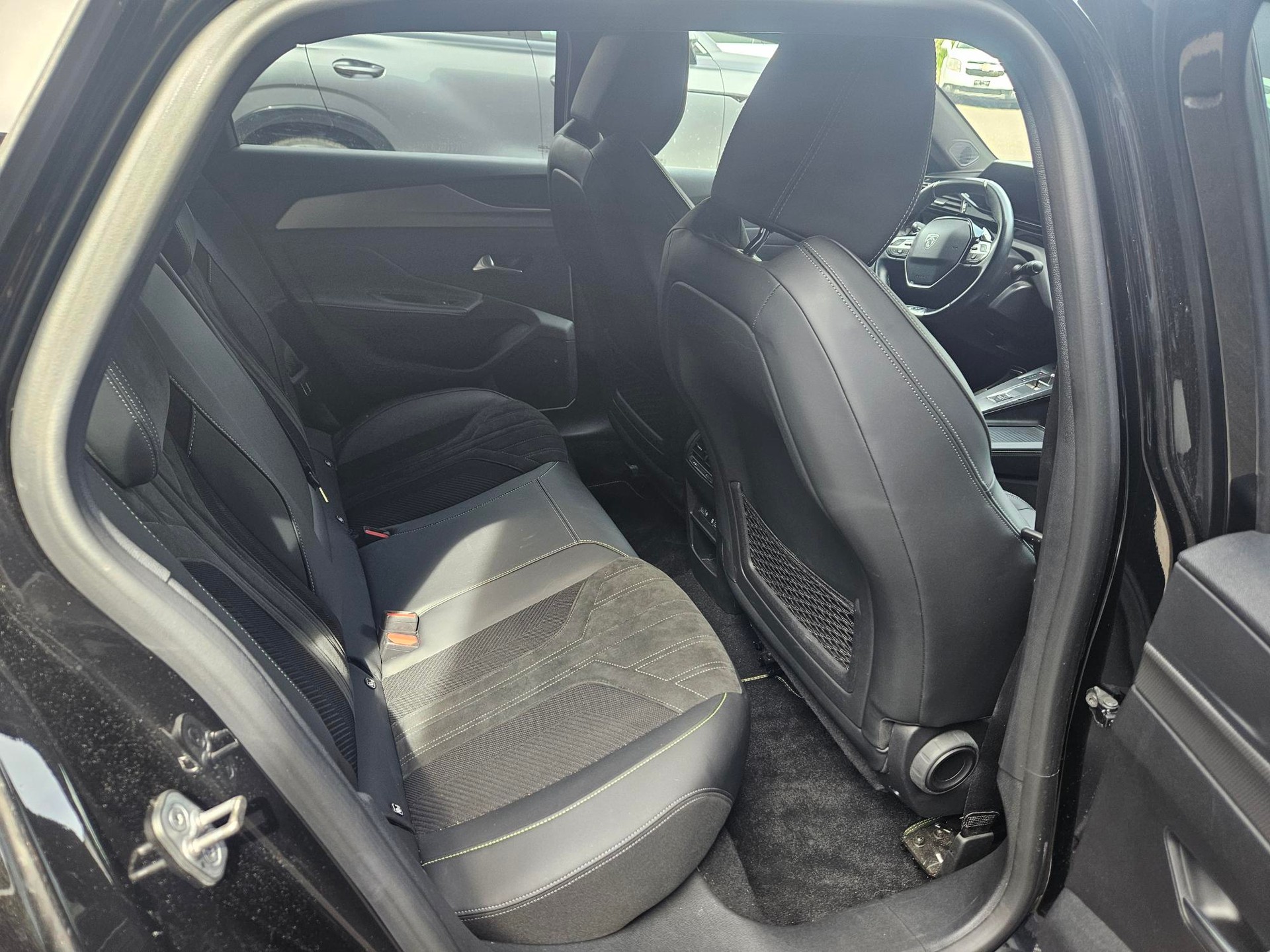 PEUGEOT 308 SW 1.6 PHEV 225 GT-image-9