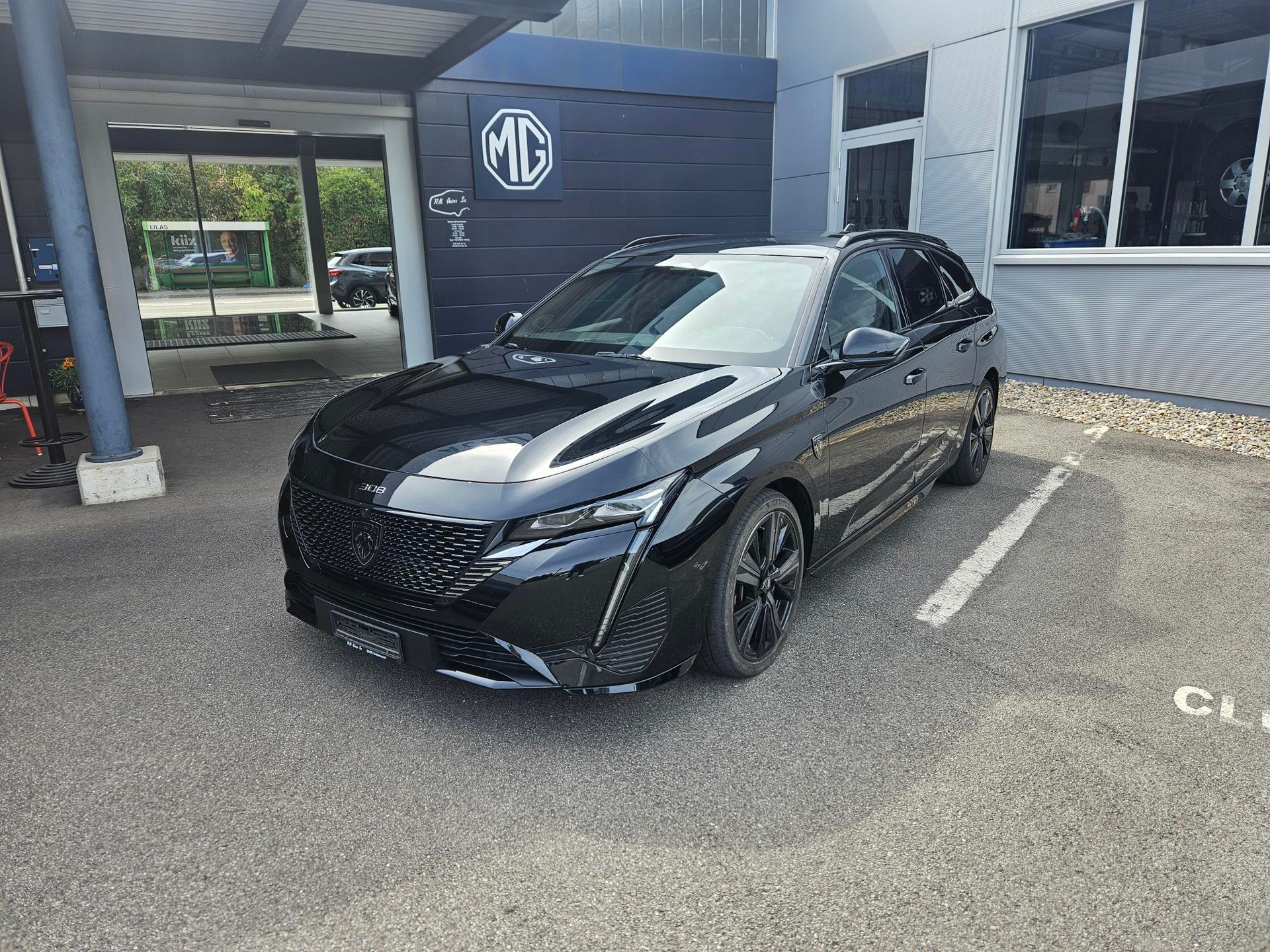 PEUGEOT 308 SW 1.6 PHEV 225 GT-image-1