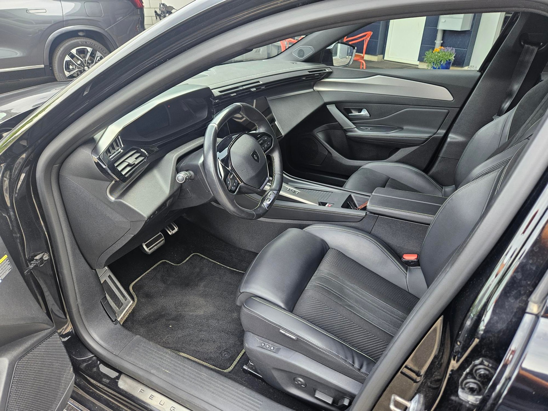 PEUGEOT 308 SW 1.6 PHEV 225 GT-image-5