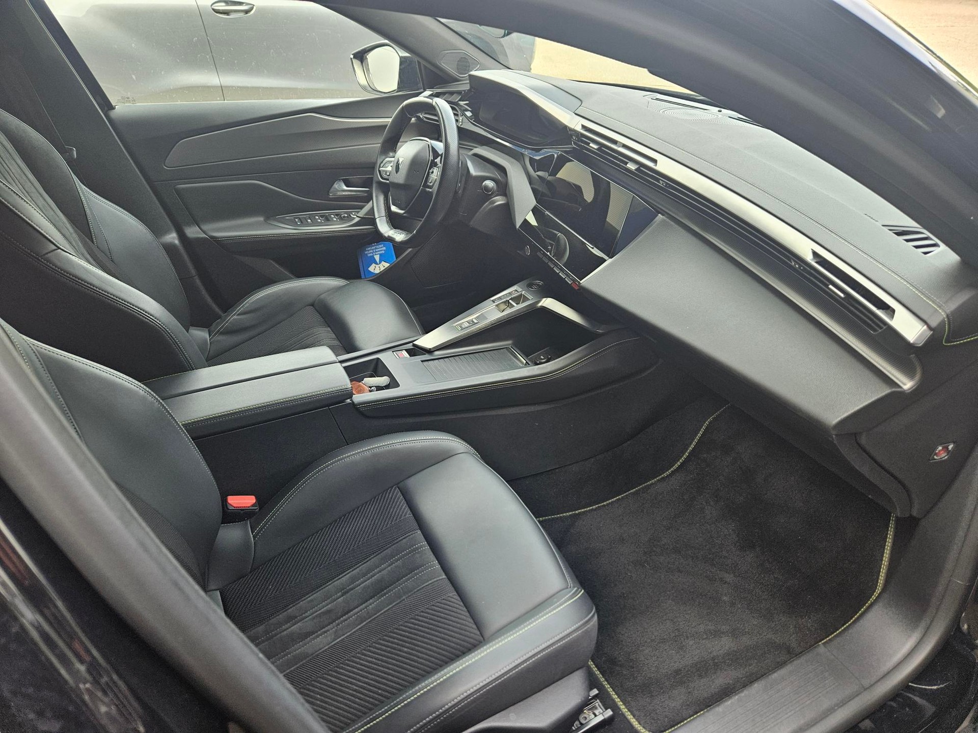 PEUGEOT 308 SW 1.6 PHEV 225 GT-image-10