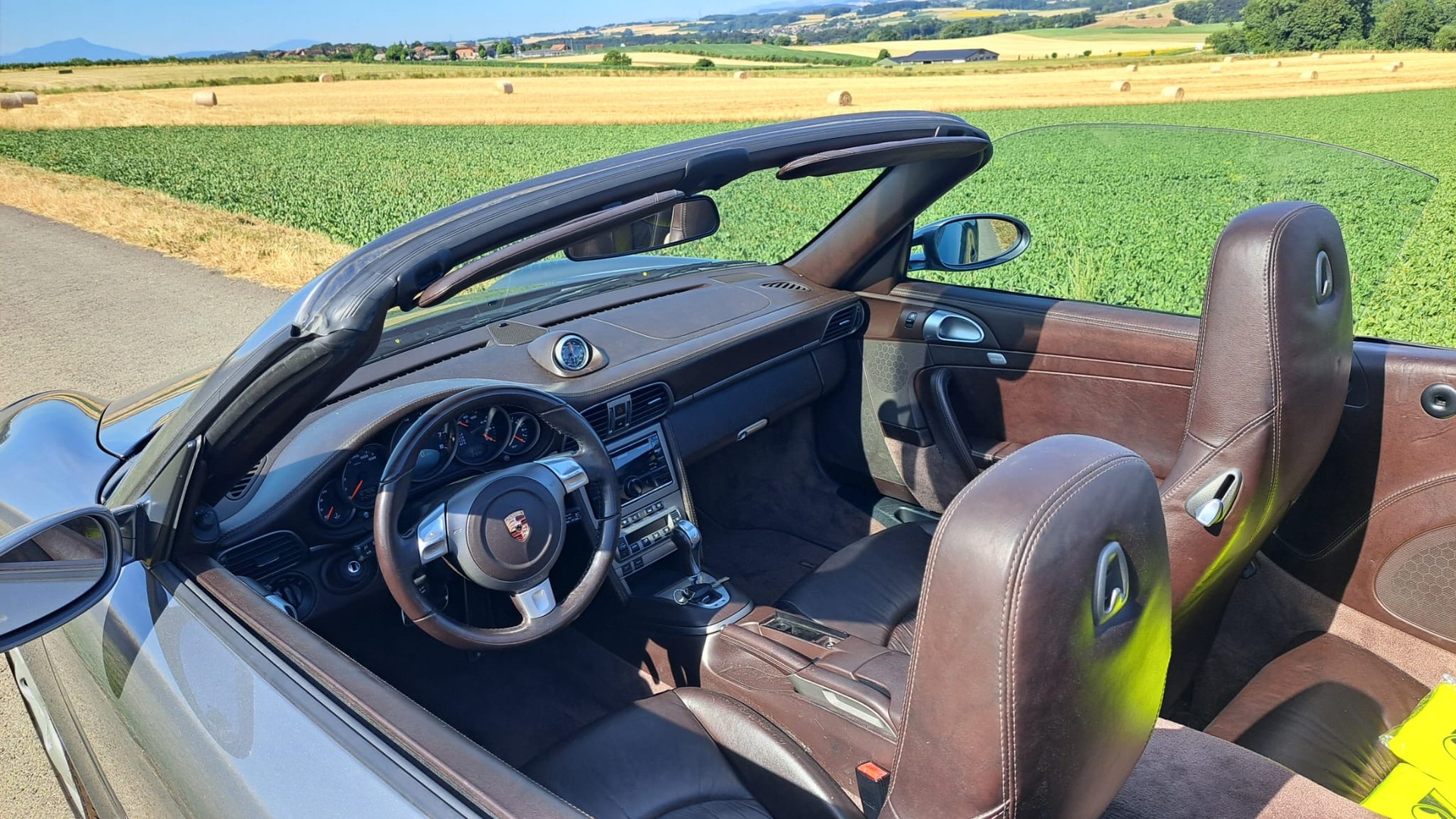 PORSCHE 911 Cabrio Carrera-image-6