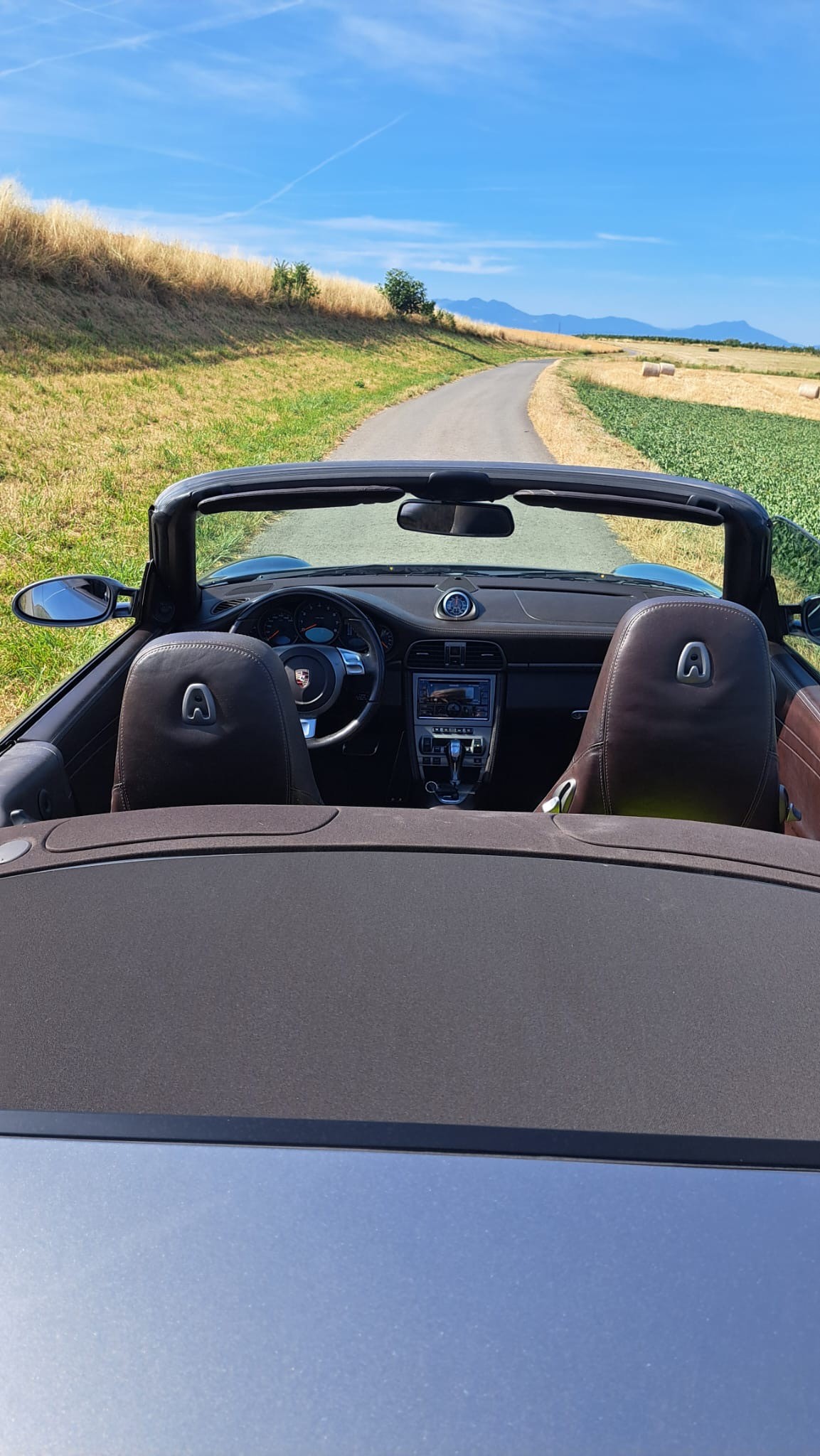 PORSCHE 911 Cabrio Carrera-image-7