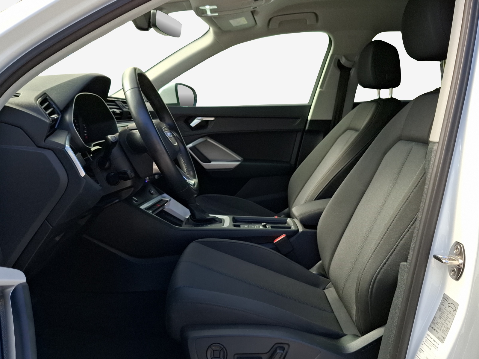 AUDI Q3 35 TFSI Attraction S-tronic-image-7