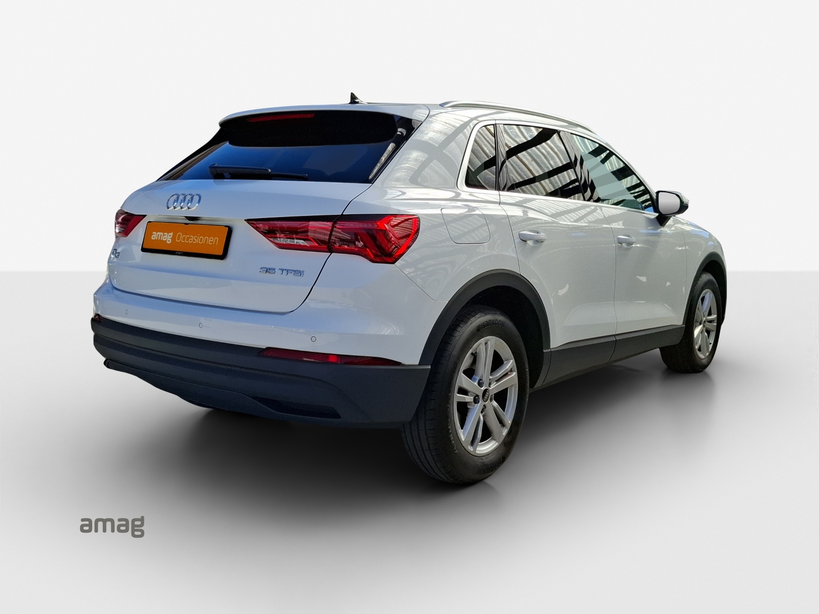 AUDI Q3 35 TFSI Attraction S-tronic-image-4