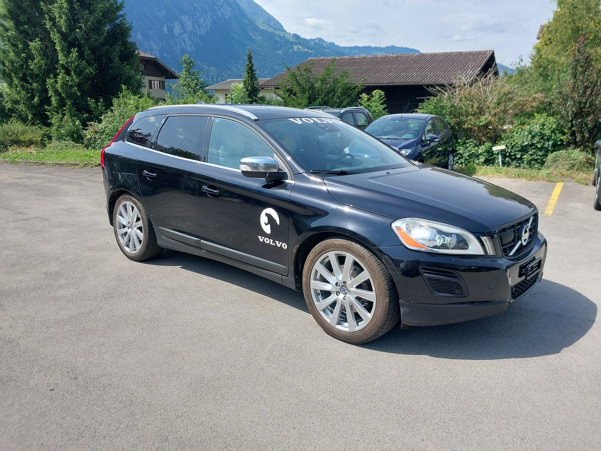 VOLVO XC60 D4 AWD Summum Geartronic Inscription-image-0