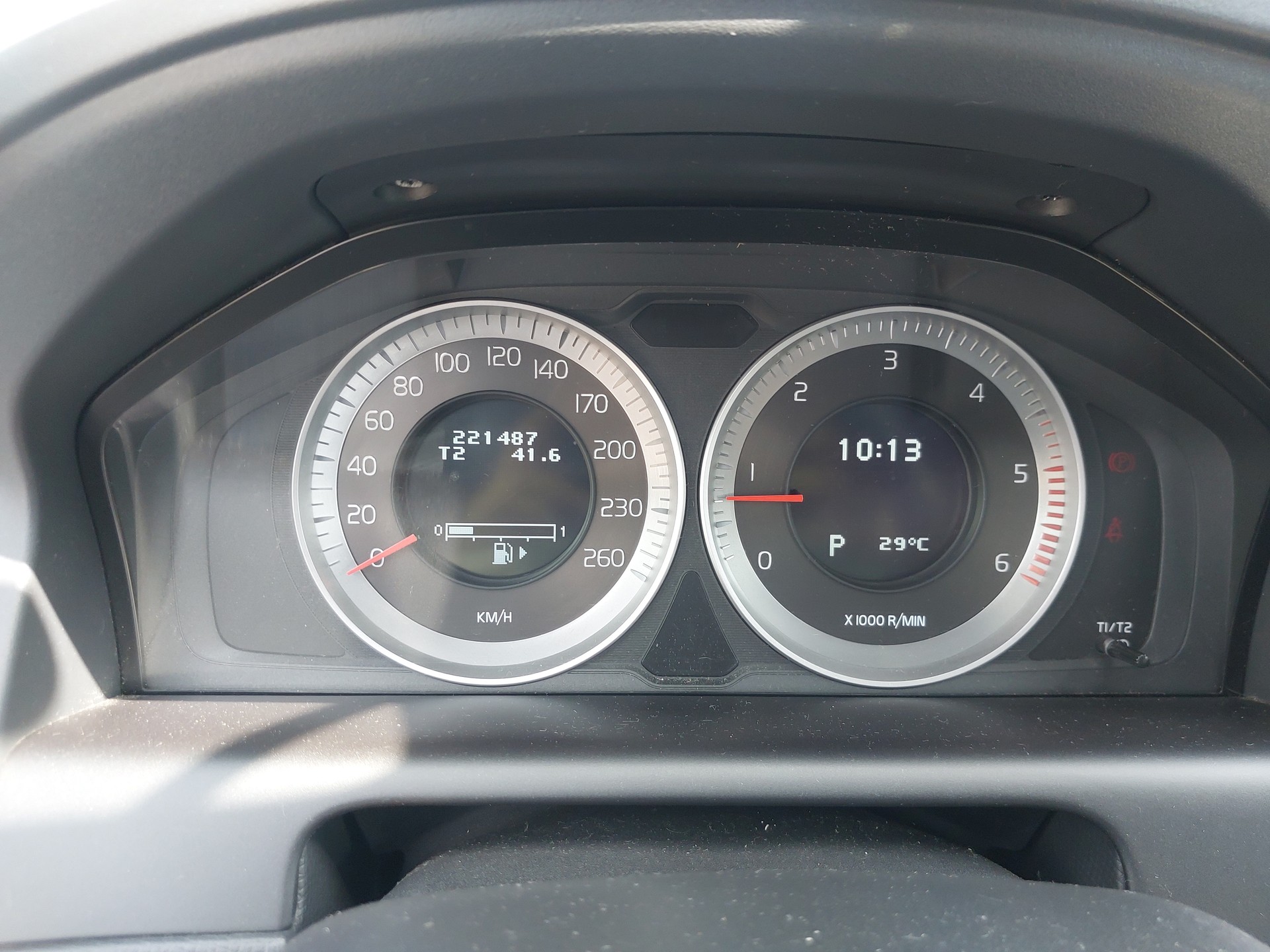 VOLVO XC60 D4 AWD Summum Geartronic Inscription-image-12