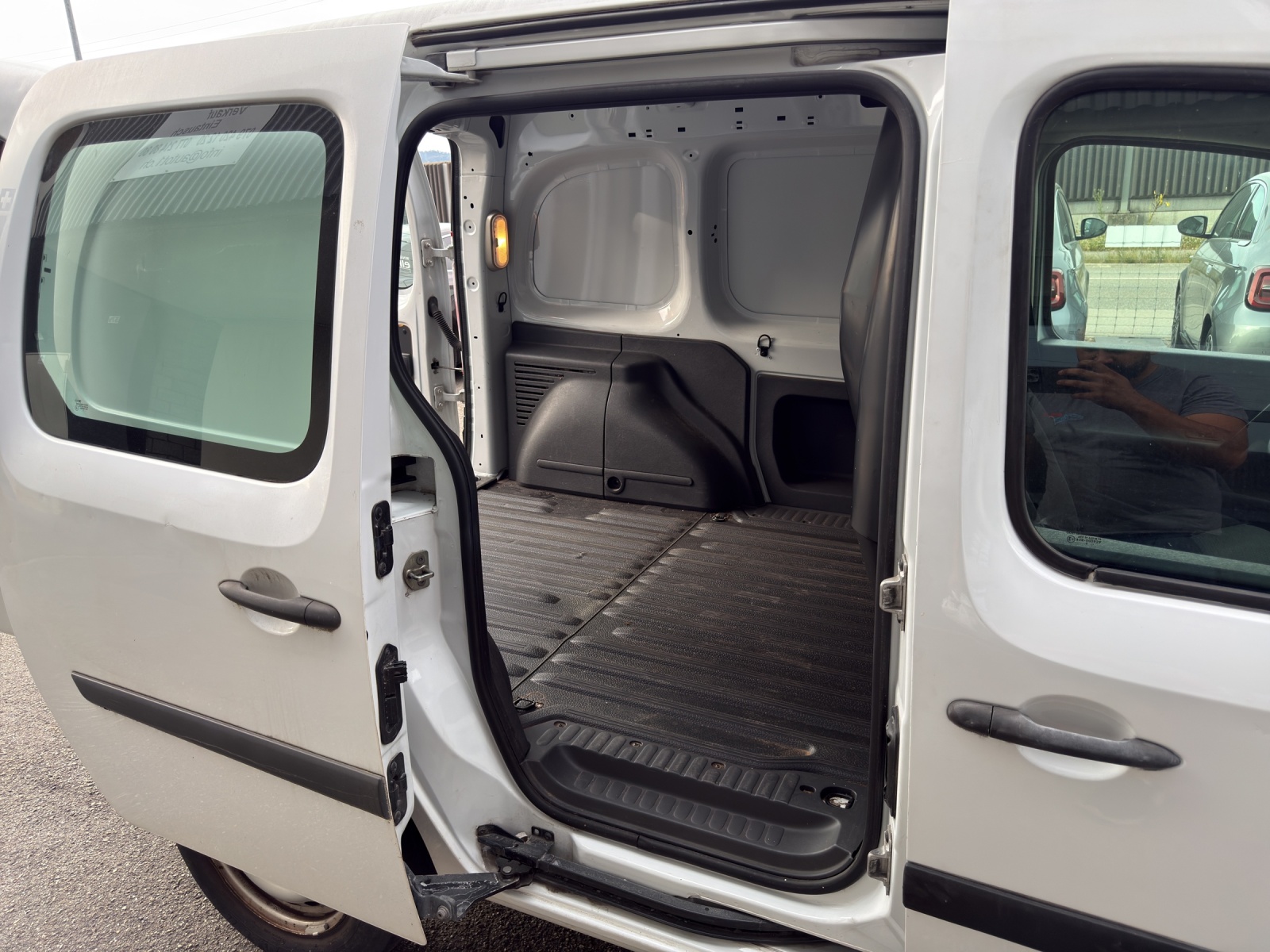 RENAULT Kangoo Medium TCe 115 ENERGY Business-image-13