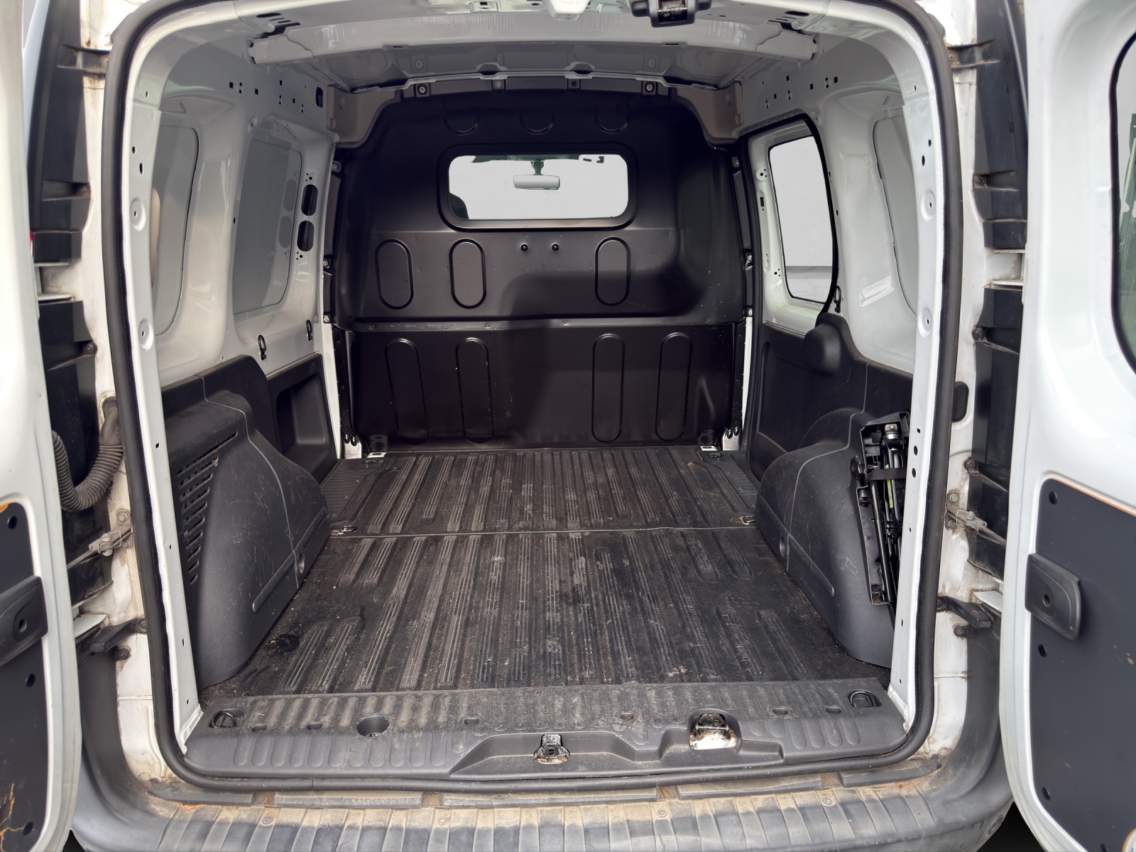 RENAULT Kangoo Medium TCe 115 ENERGY Business-image-11