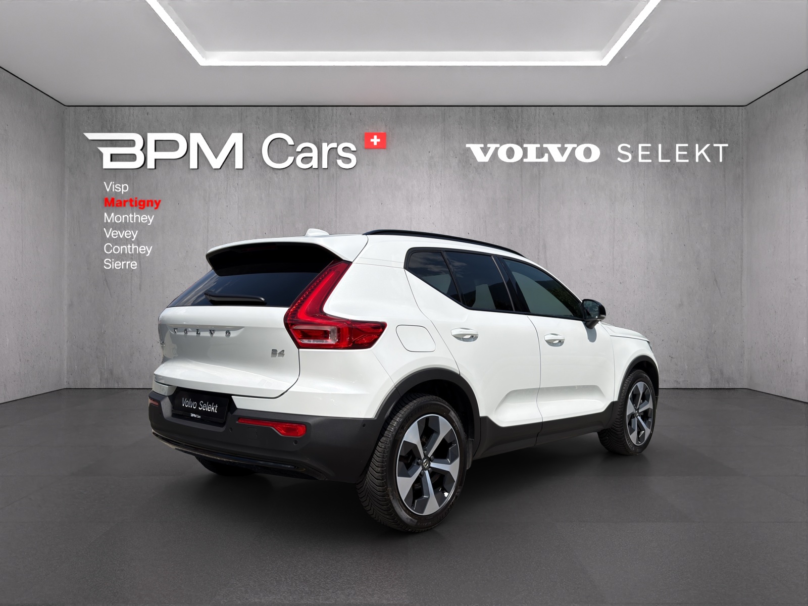 VOLVO XC40 B4 Benzin Mild Hybrid Plus Dark DCT-image-4