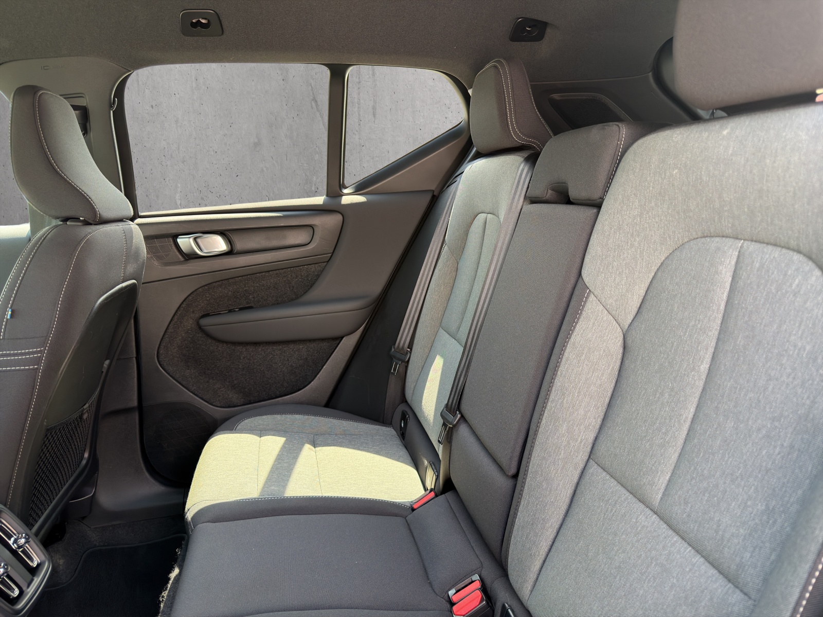VOLVO XC40 B4 Benzin Mild Hybrid Plus Dark DCT-image-12