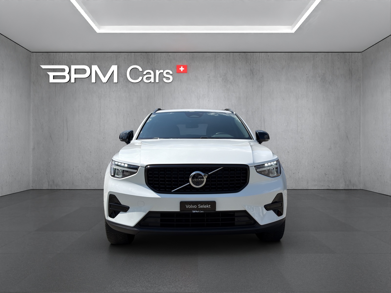VOLVO XC40 B4 Benzin Mild Hybrid Plus Dark DCT-showroom-element-1