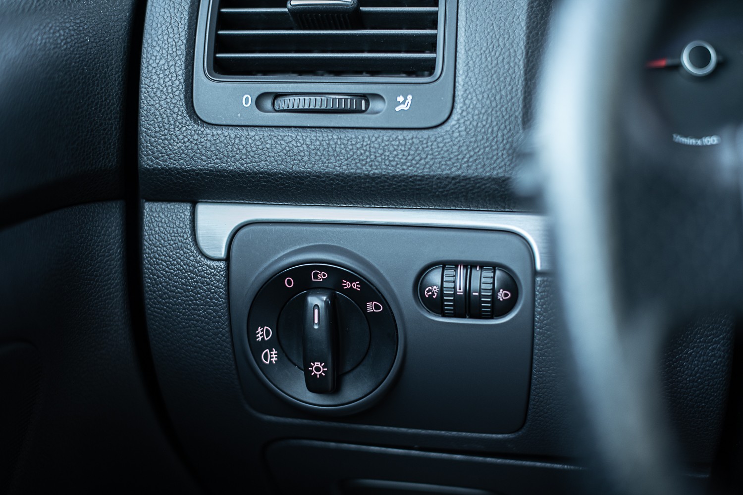 VW Golf 2.0 TFSI GTI Edition 30 3 portes-image-17
