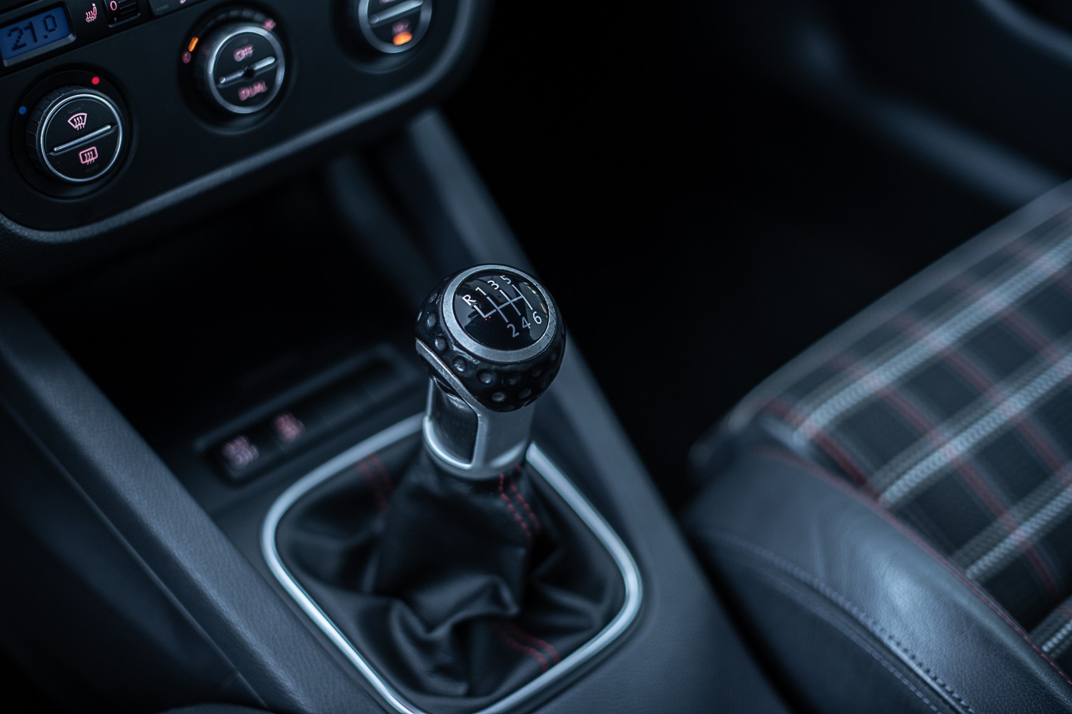 VW Golf 2.0 TFSI GTI Edition 30 3 portes-image-15