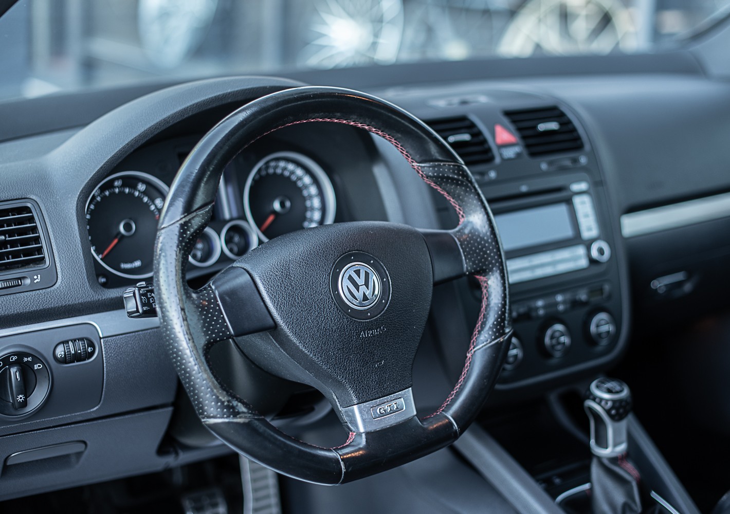 VW Golf 2.0 TFSI GTI Edition 30 3 portes-image-11