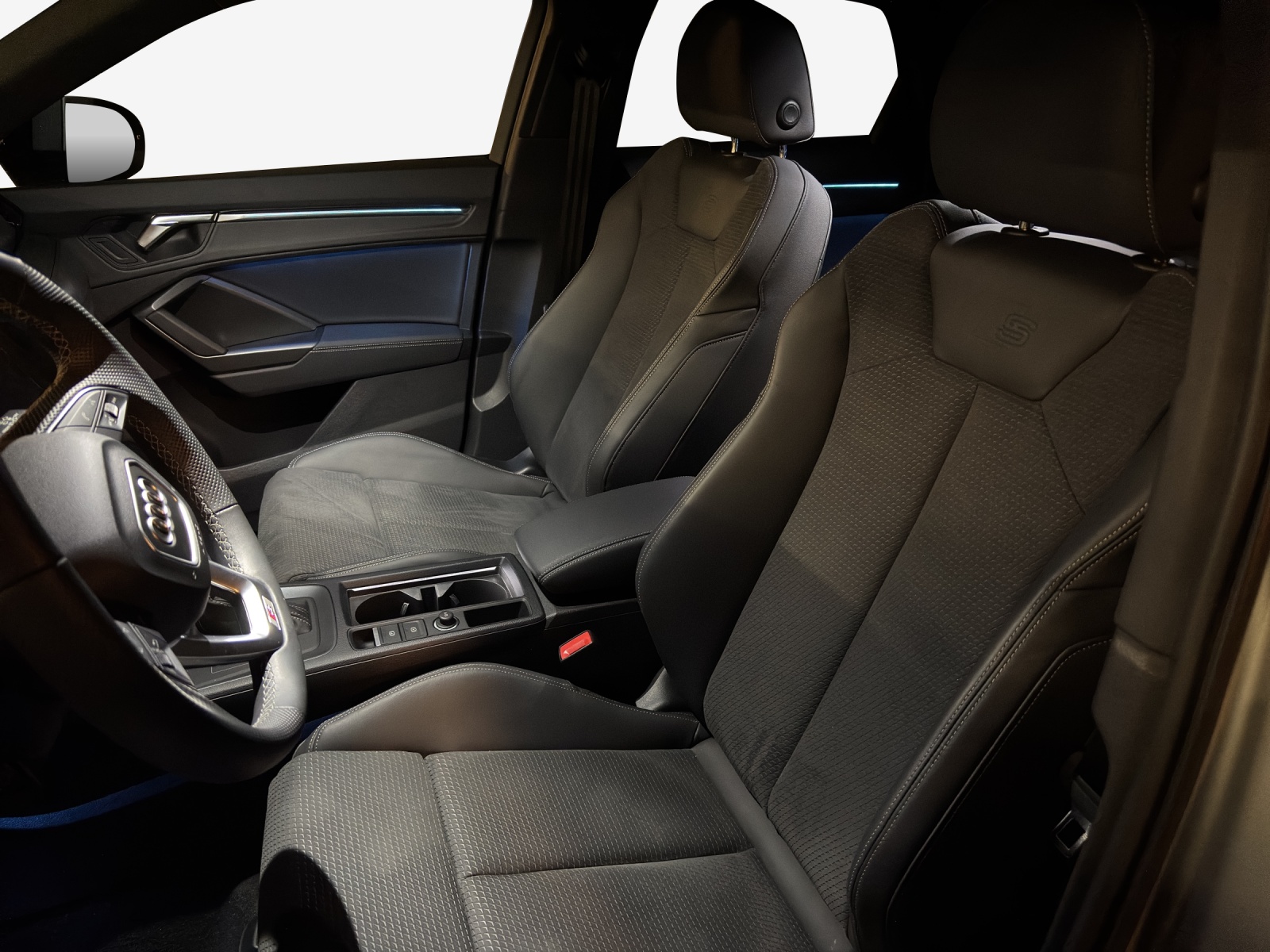AUDI Q3 45 TFSI e S line S-tronic-image-8