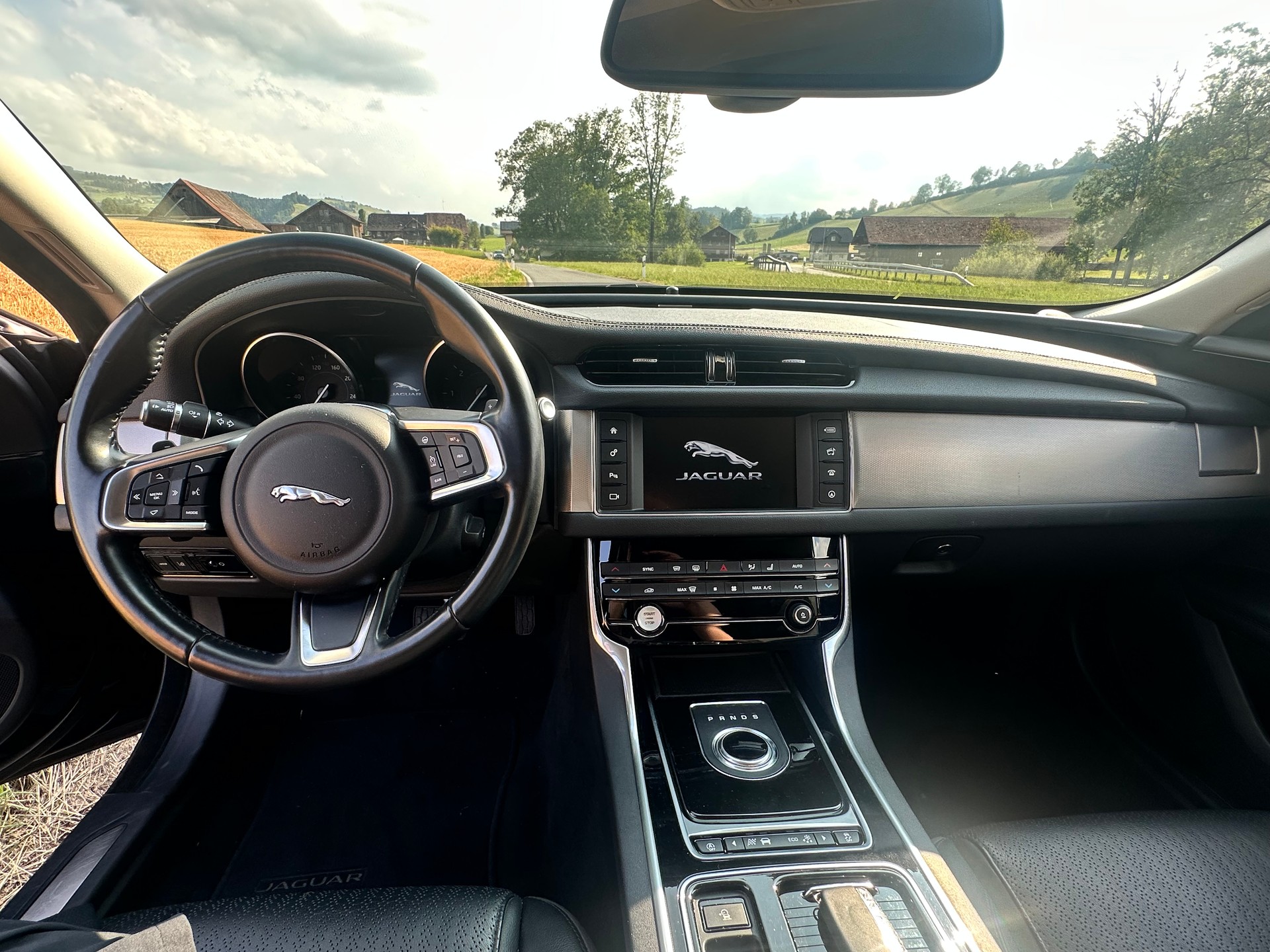 JAGUAR 2.0 D 180 Prestige-image-3