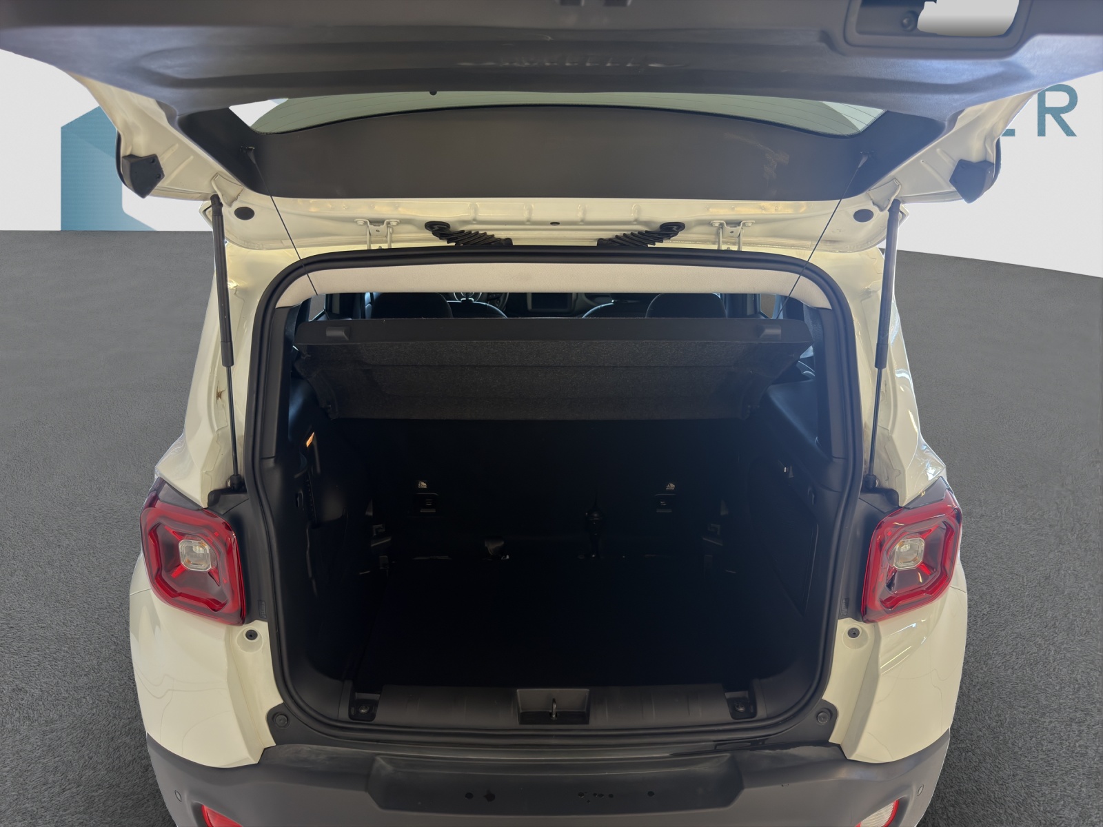JEEP RENEGADE 1.3 Turbo Quiksilve-image-6