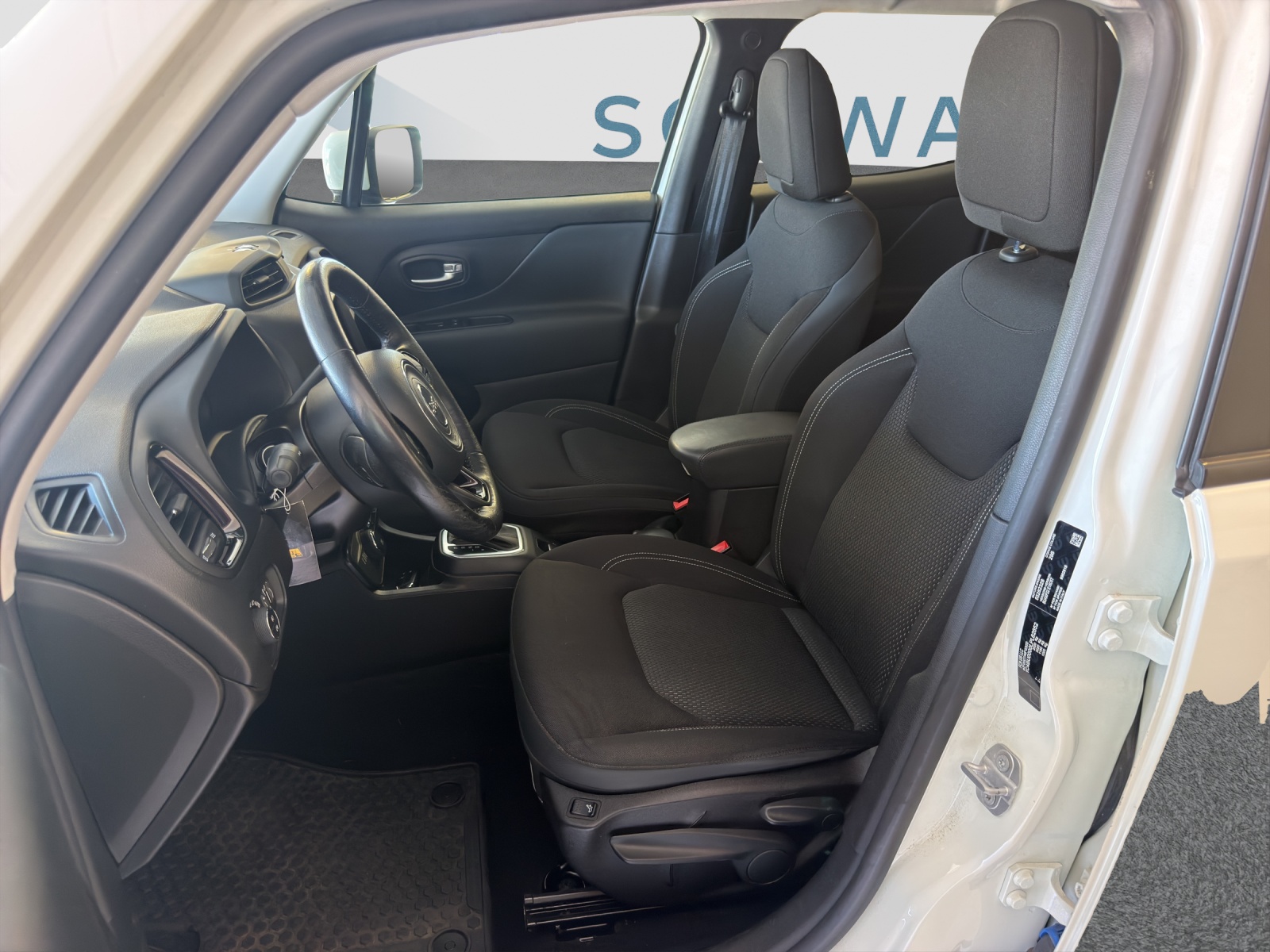 JEEP RENEGADE 1.3 Turbo Quiksilve-image-8