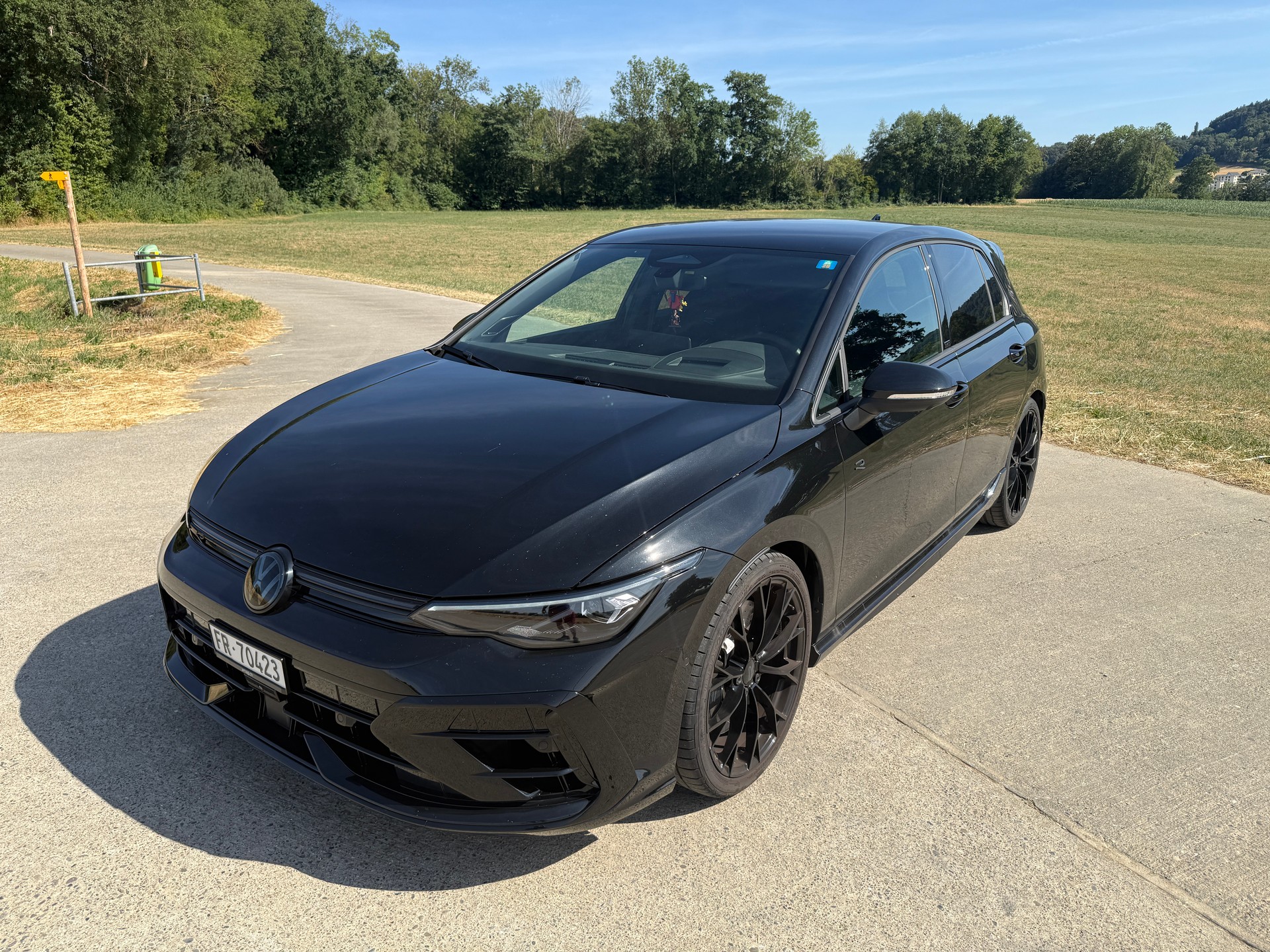 VW 2.0 TSI R Black Edition DSG 4motion-image-0