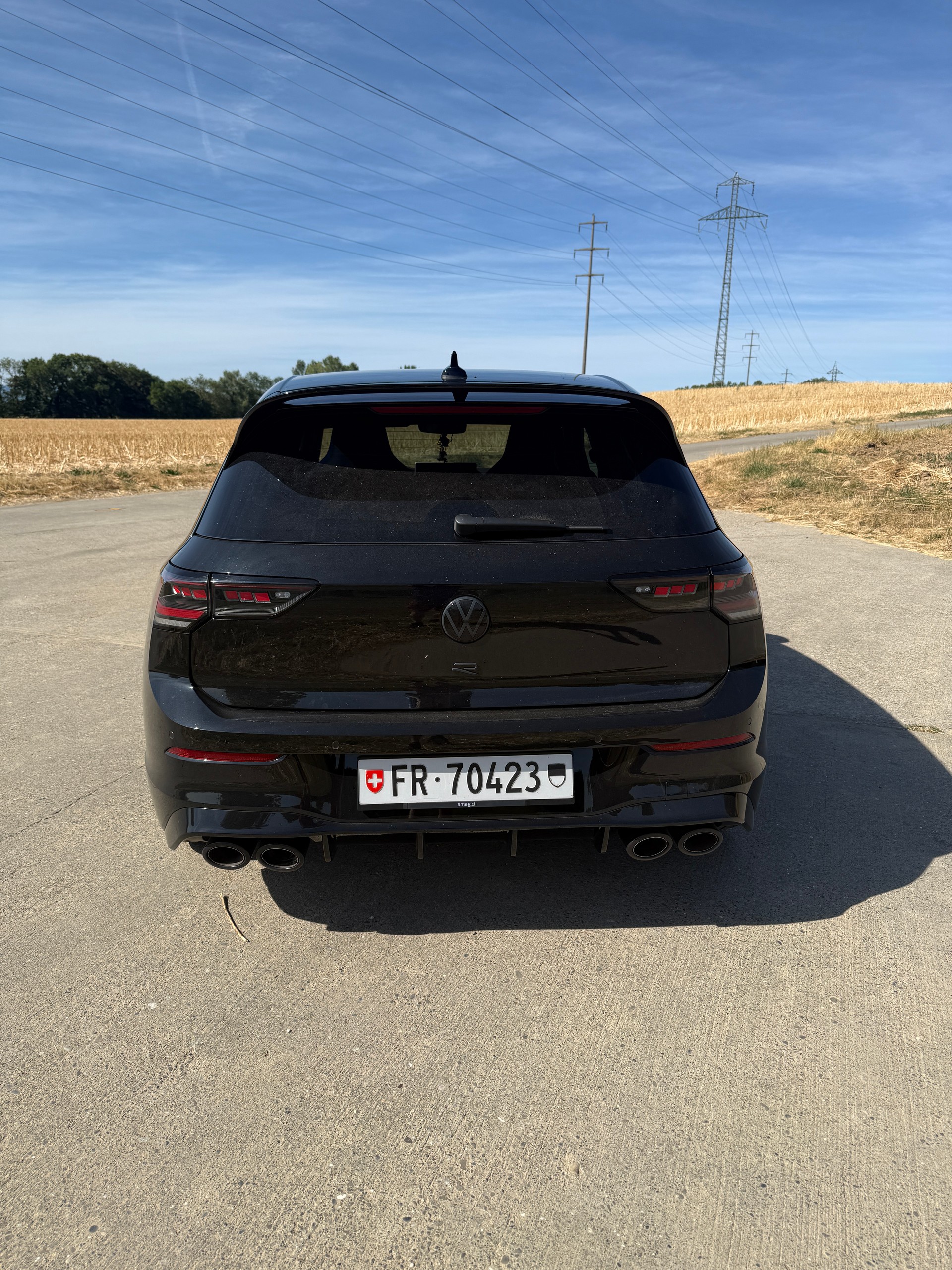 VW 2.0 TSI R Black Edition DSG 4motion-image-5