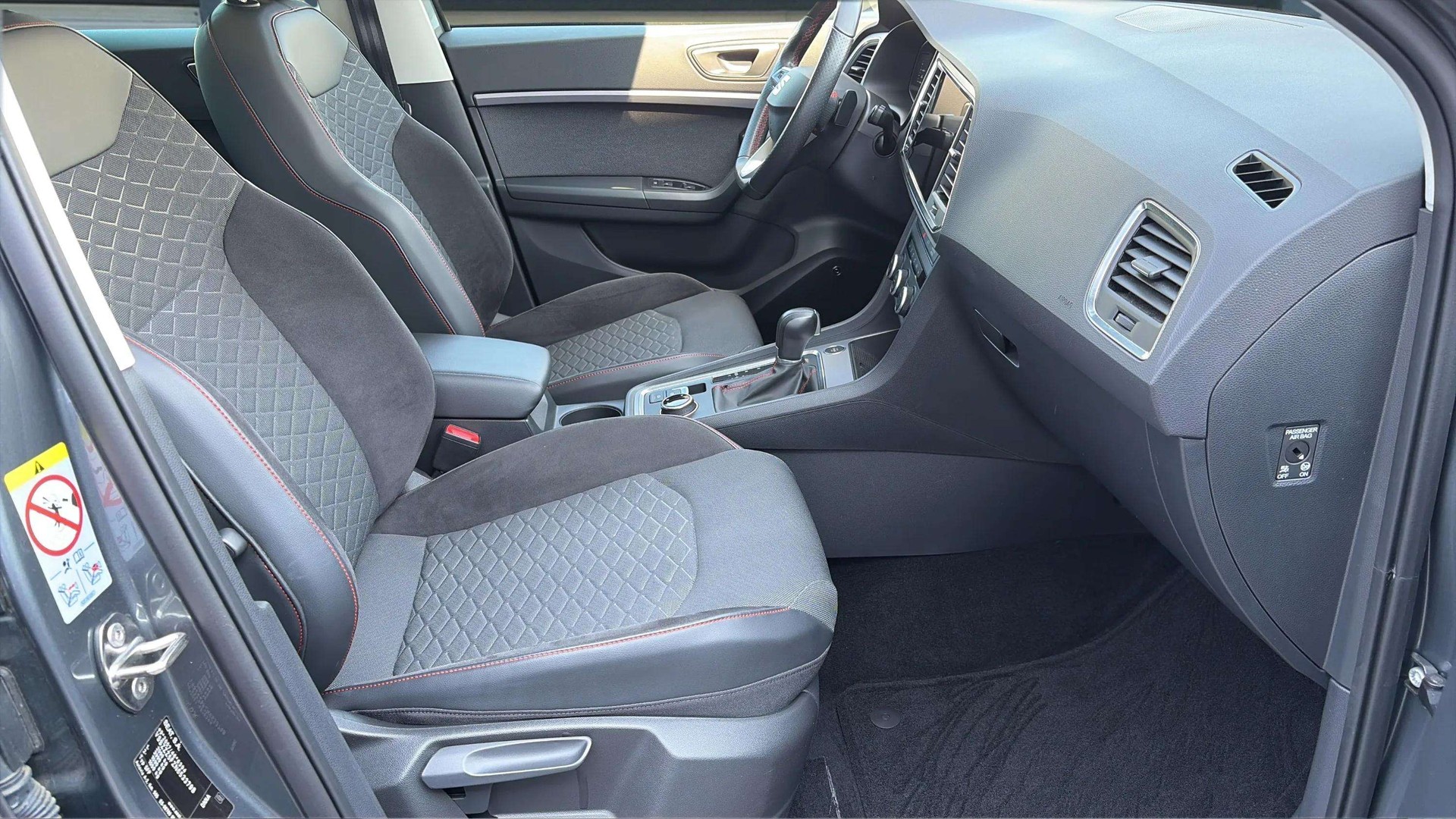 SEAT Ateca 2.0 TSI FR 4Drive DSG mit AHK & Panoramadach-image-11