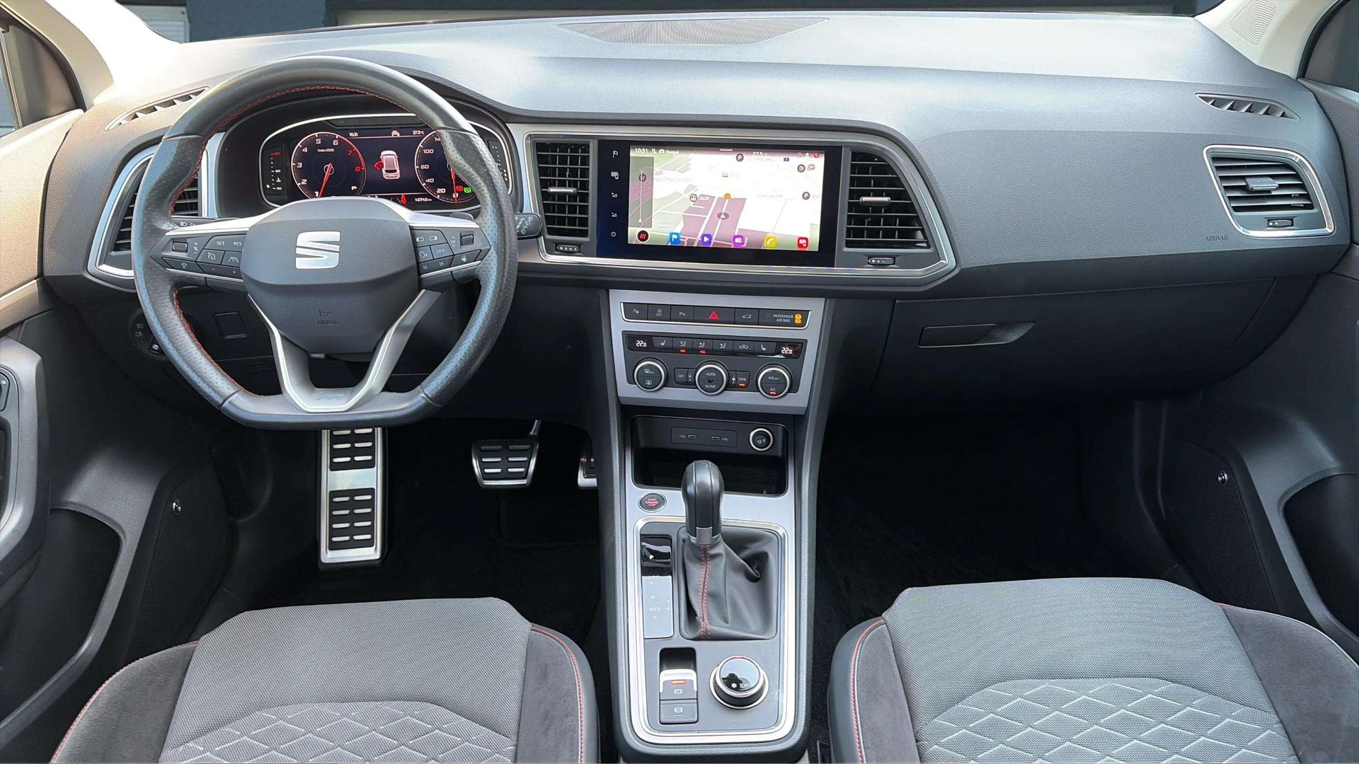 SEAT Ateca 2.0 TSI FR 4Drive DSG mit AHK & Panoramadach-image-9