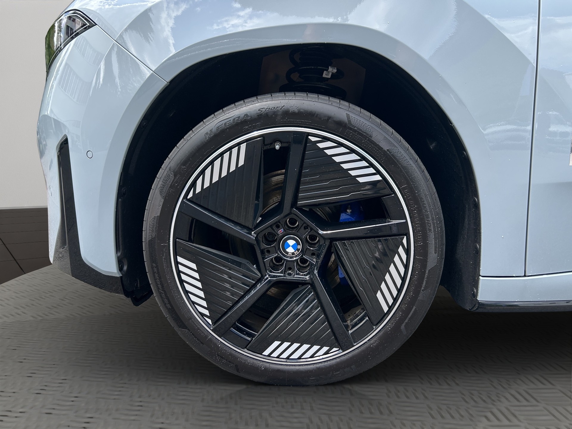 BMW iX3 50 xDrive M Sport-image-8