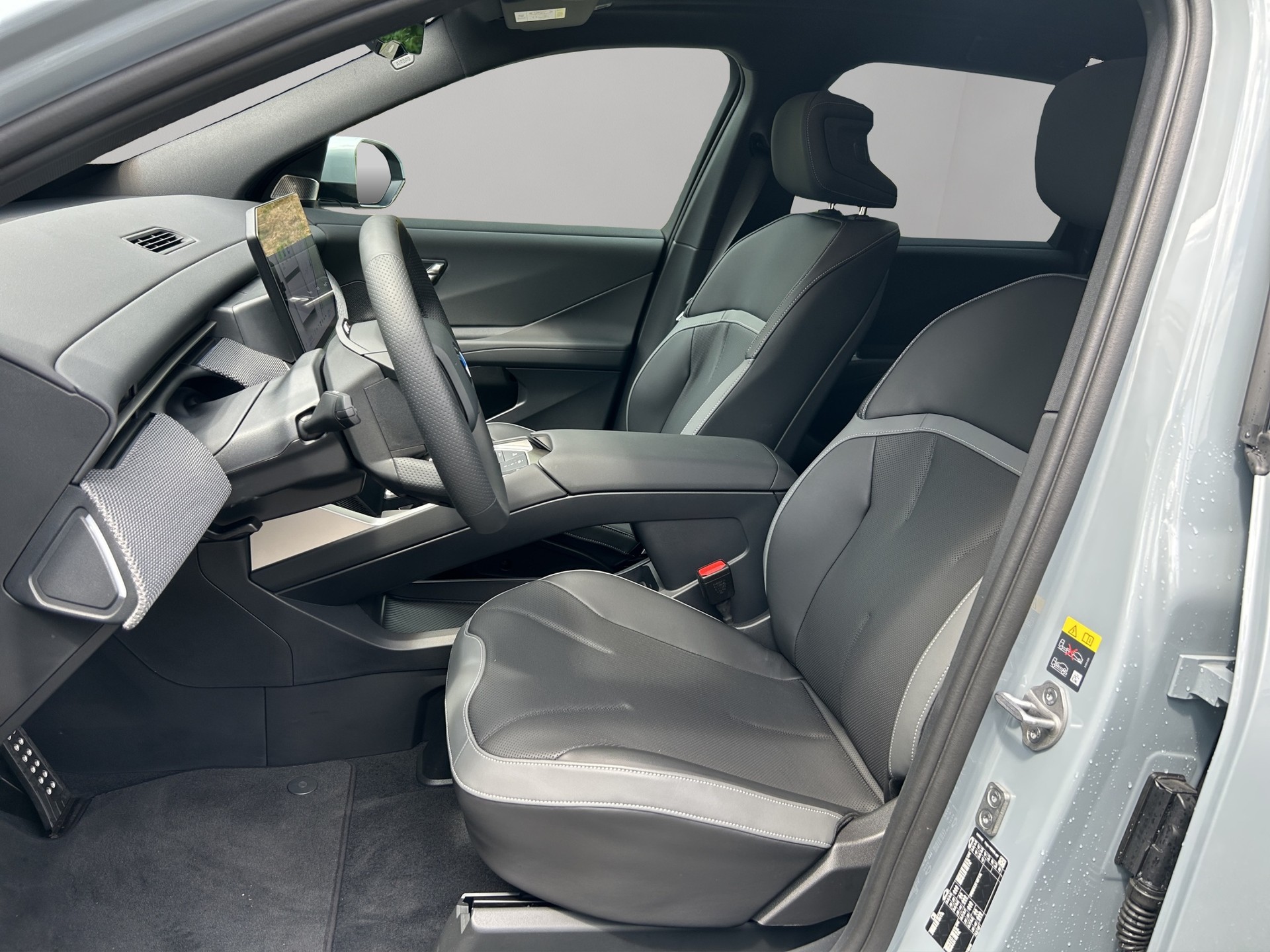 BMW iX3 50 xDrive M Sport-image-9