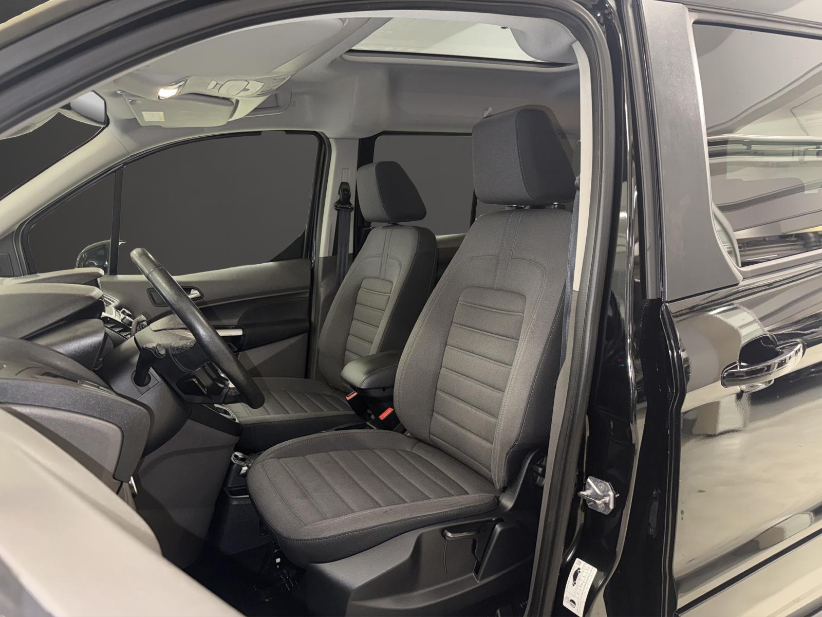 FORD Grand Tourneo Connect 1.5 EcoBlue Titanium-image-8