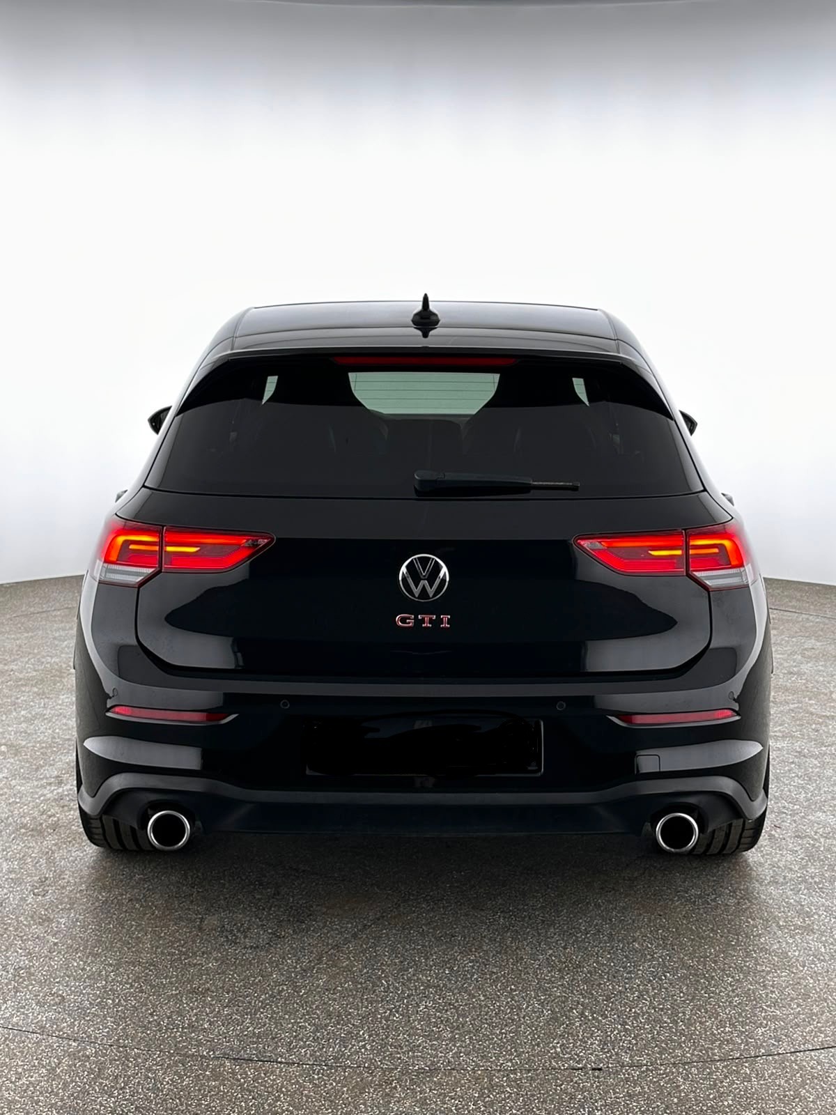 VW Golf 2.0 TSI GTI DSG / Vollausstattung / Panorama / Leasing ab 299.--showroom-element-3